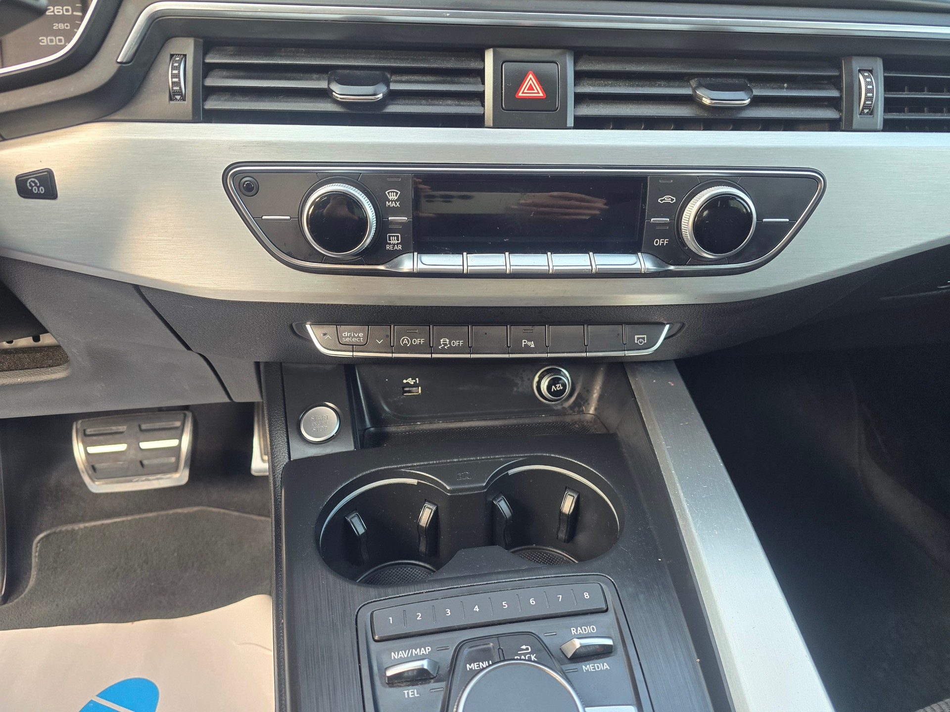 AUDI A4 Avant 2.0 TDI Design S-tronic-image-20