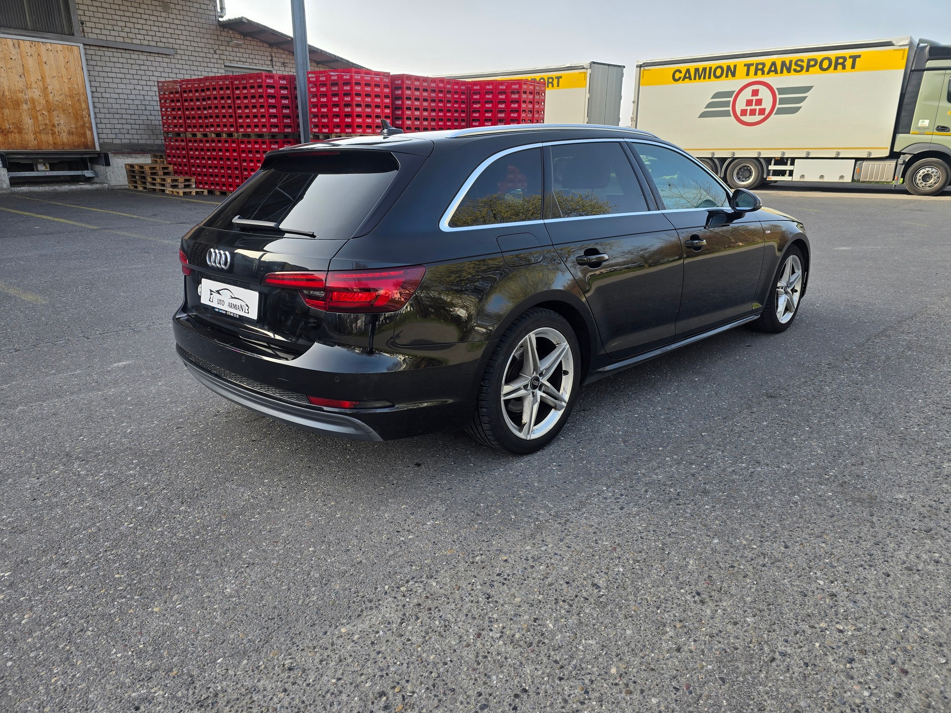 AUDI A4 Avant 2.0 TDI Design S-tronic-image-5