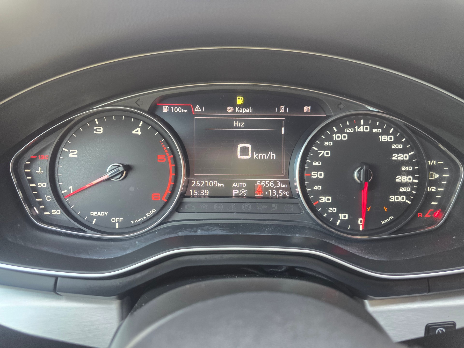 AUDI A4 Avant 2.0 TDI Design S-tronic-image-21