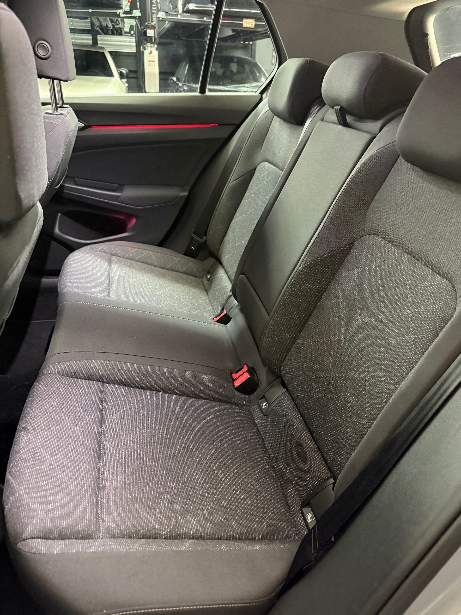 VW Golf 2.0 TDI Comfortline DSG-image-7