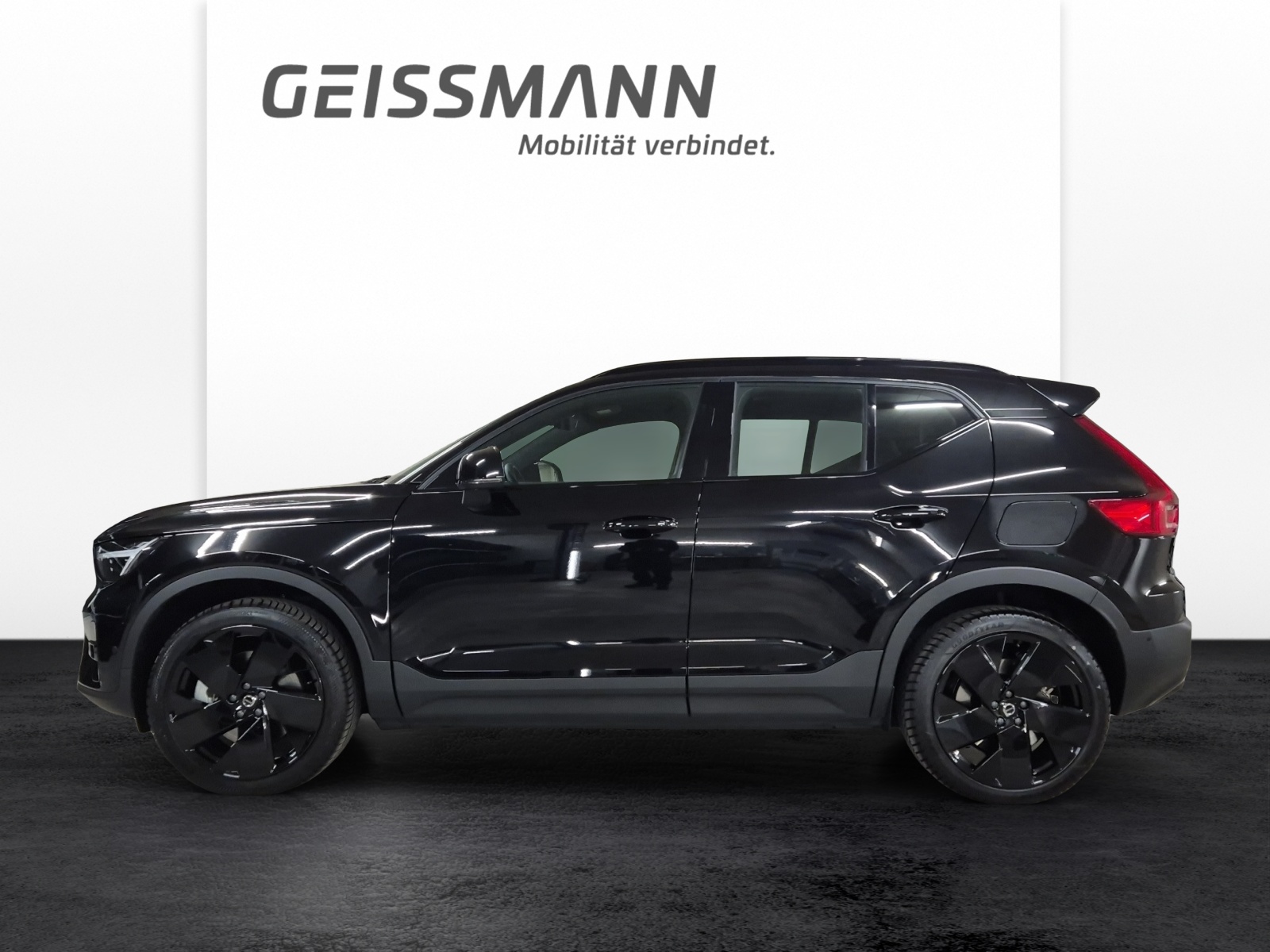 VOLVO EX40 Twin Black Edition AWD-image-2