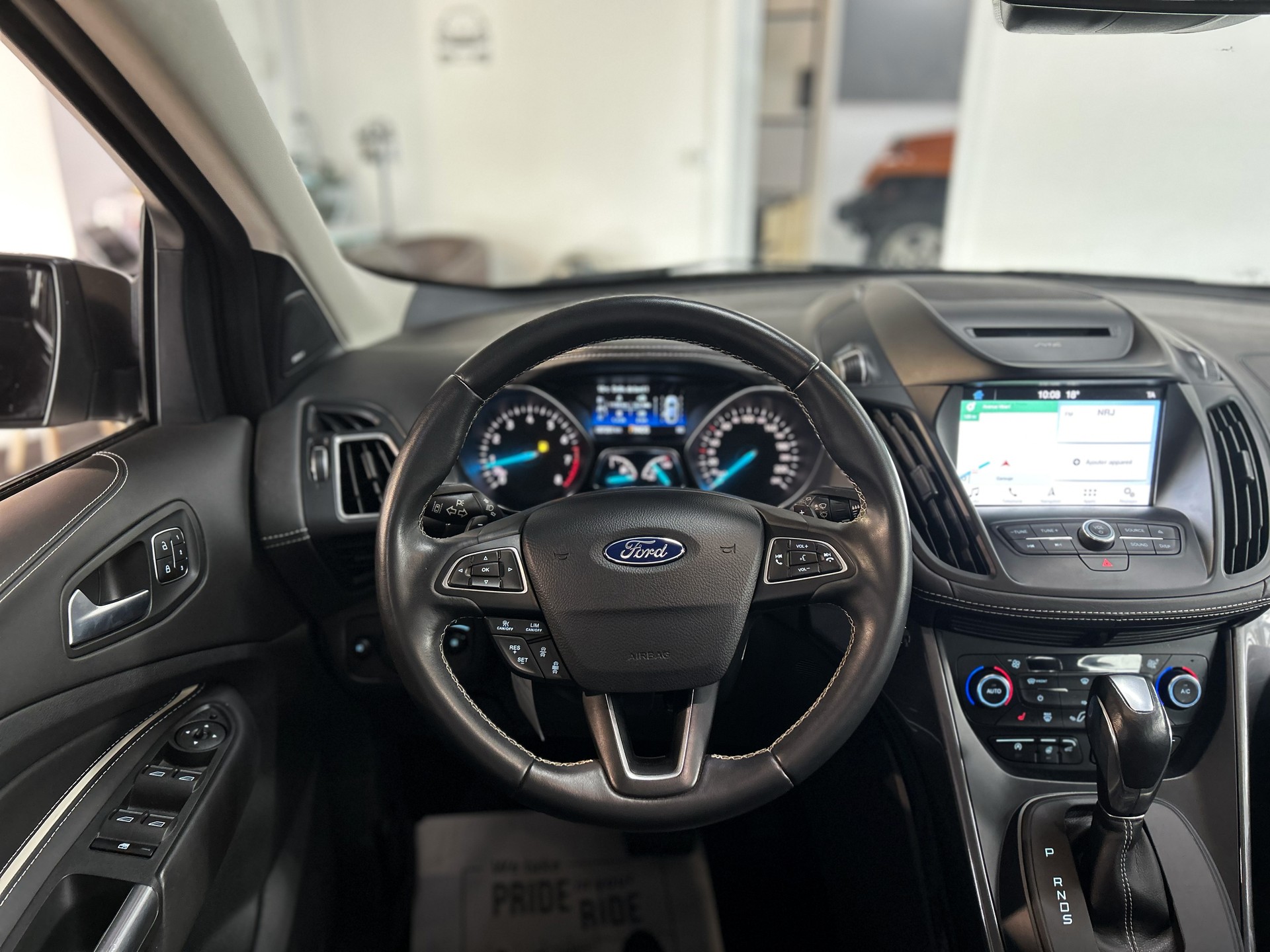 FORD Kuga 1.5 SCTi Vignale 4WD Automatic-image-17