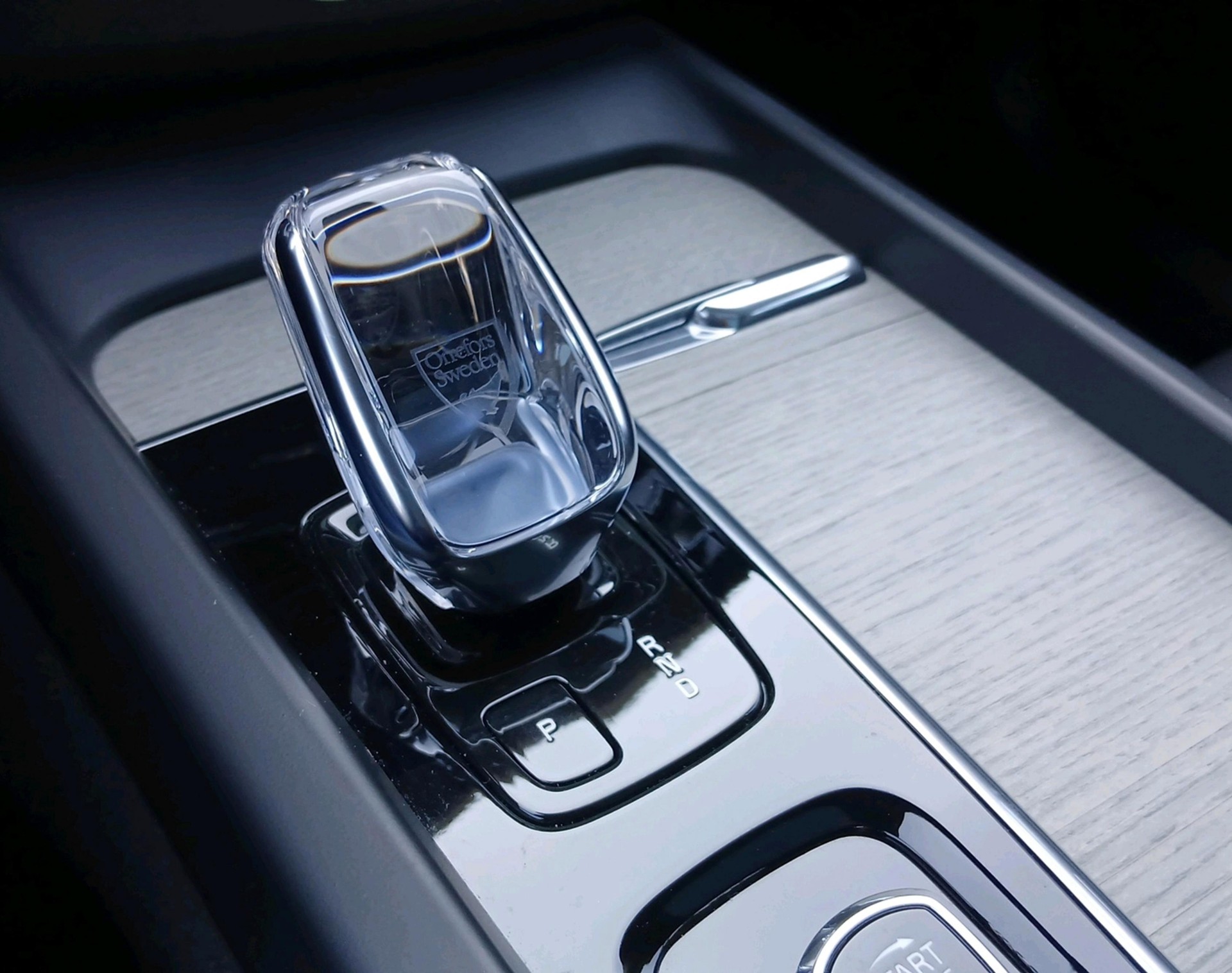 VOLVO XC60 T6 eAWD Inscription-image-19
