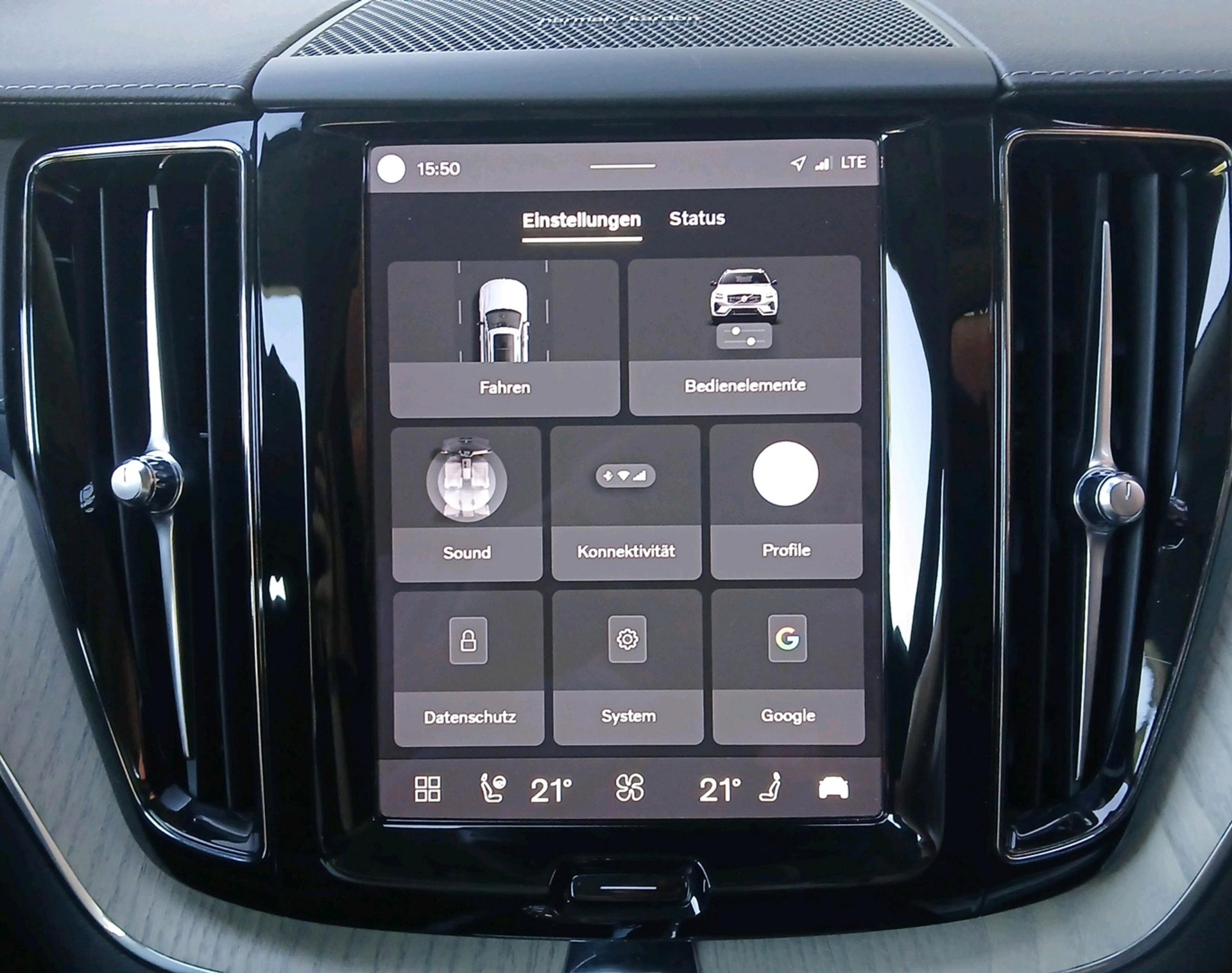 VOLVO XC60 T6 eAWD Inscription-image-12