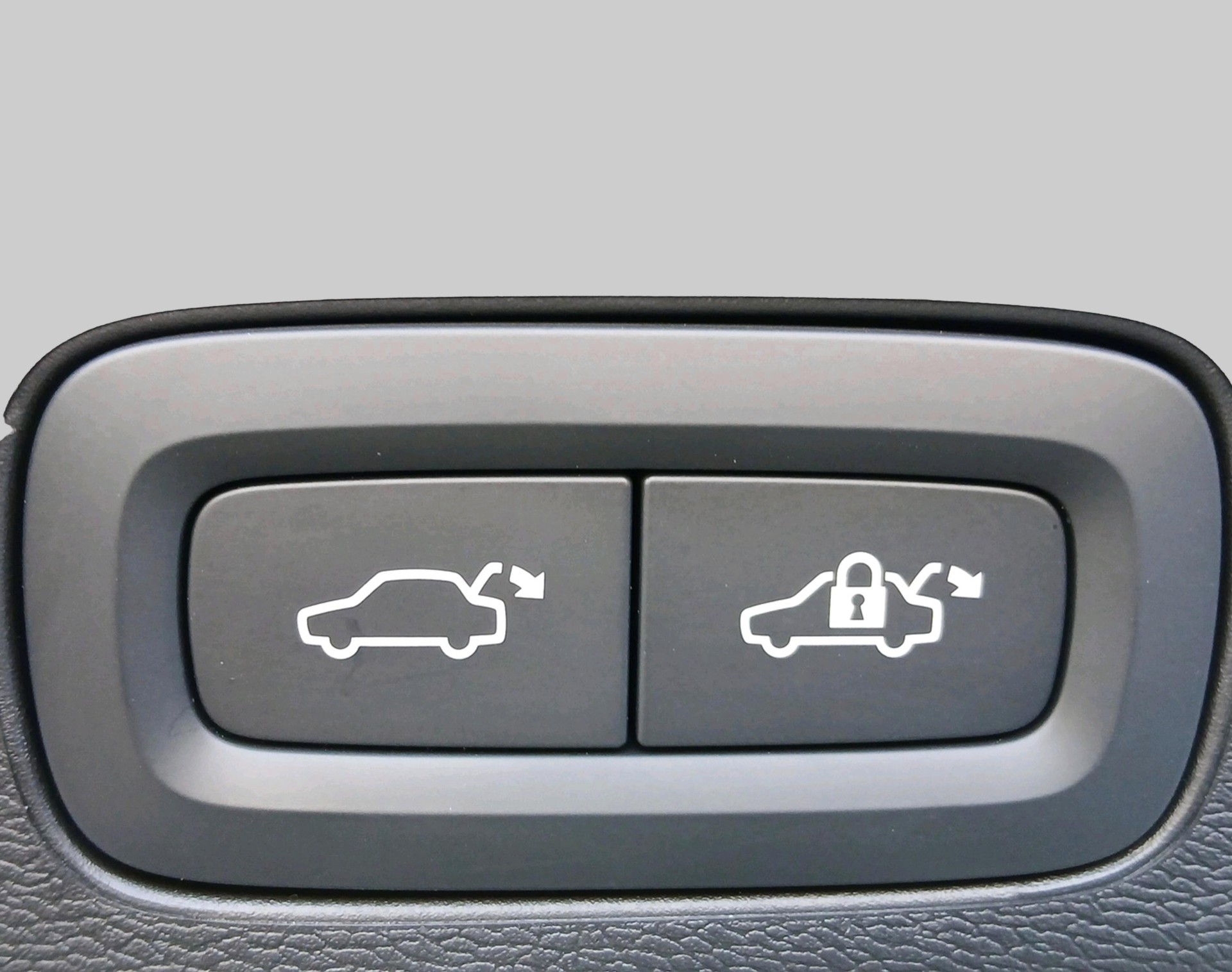 VOLVO XC60 T6 eAWD Inscription-image-17