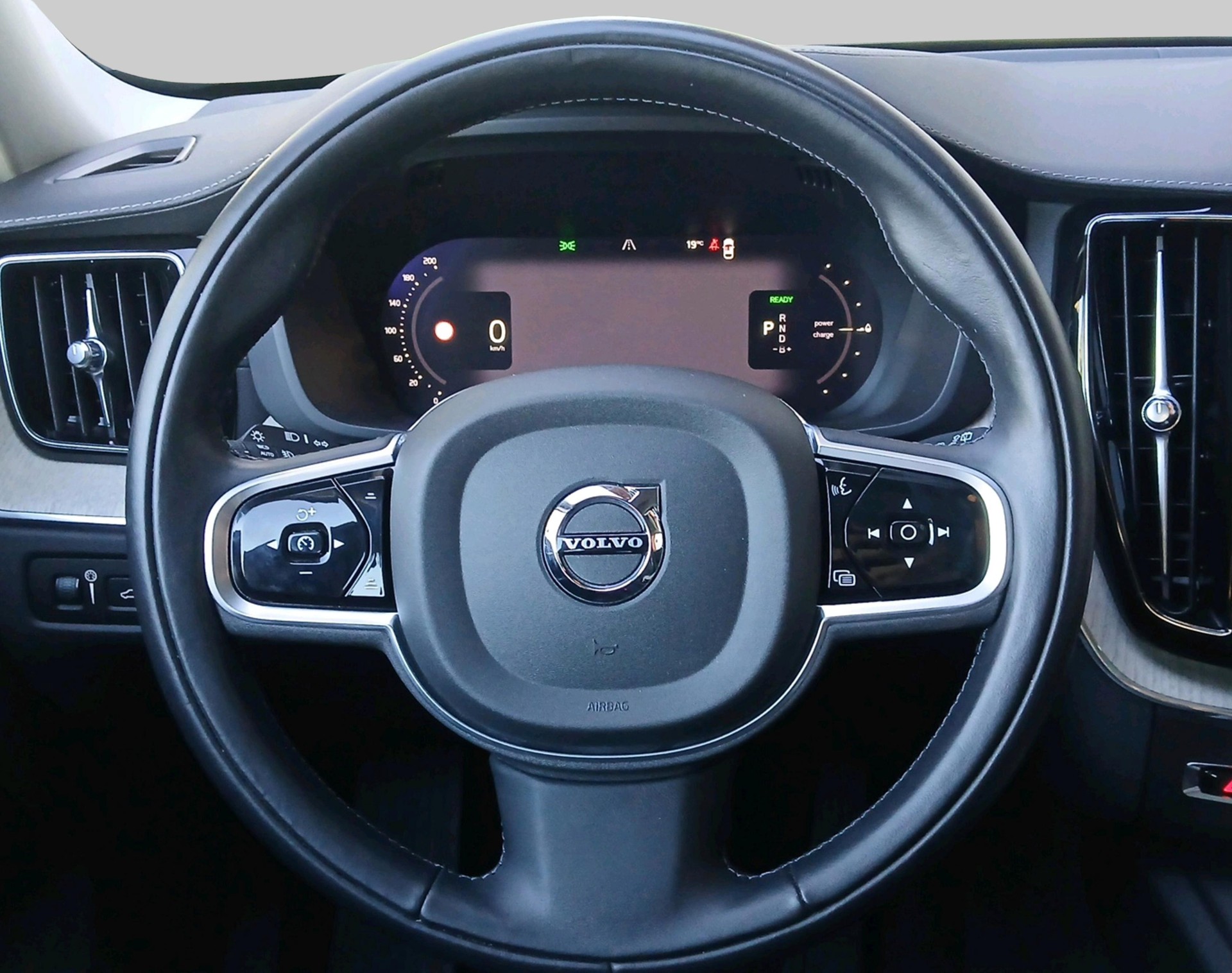 VOLVO XC60 T6 eAWD Inscription-image-10