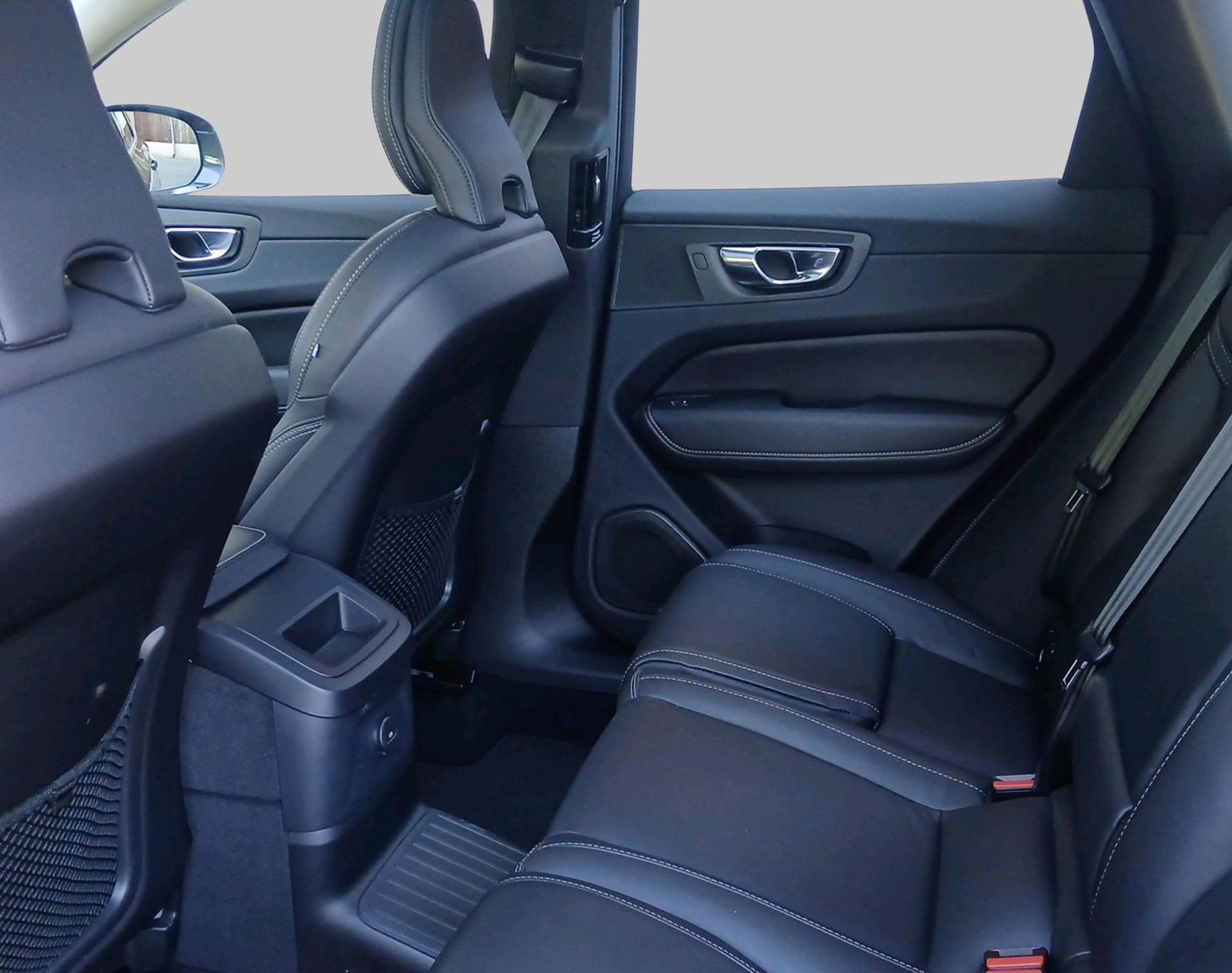 VOLVO XC60 T6 eAWD Inscription-image-6