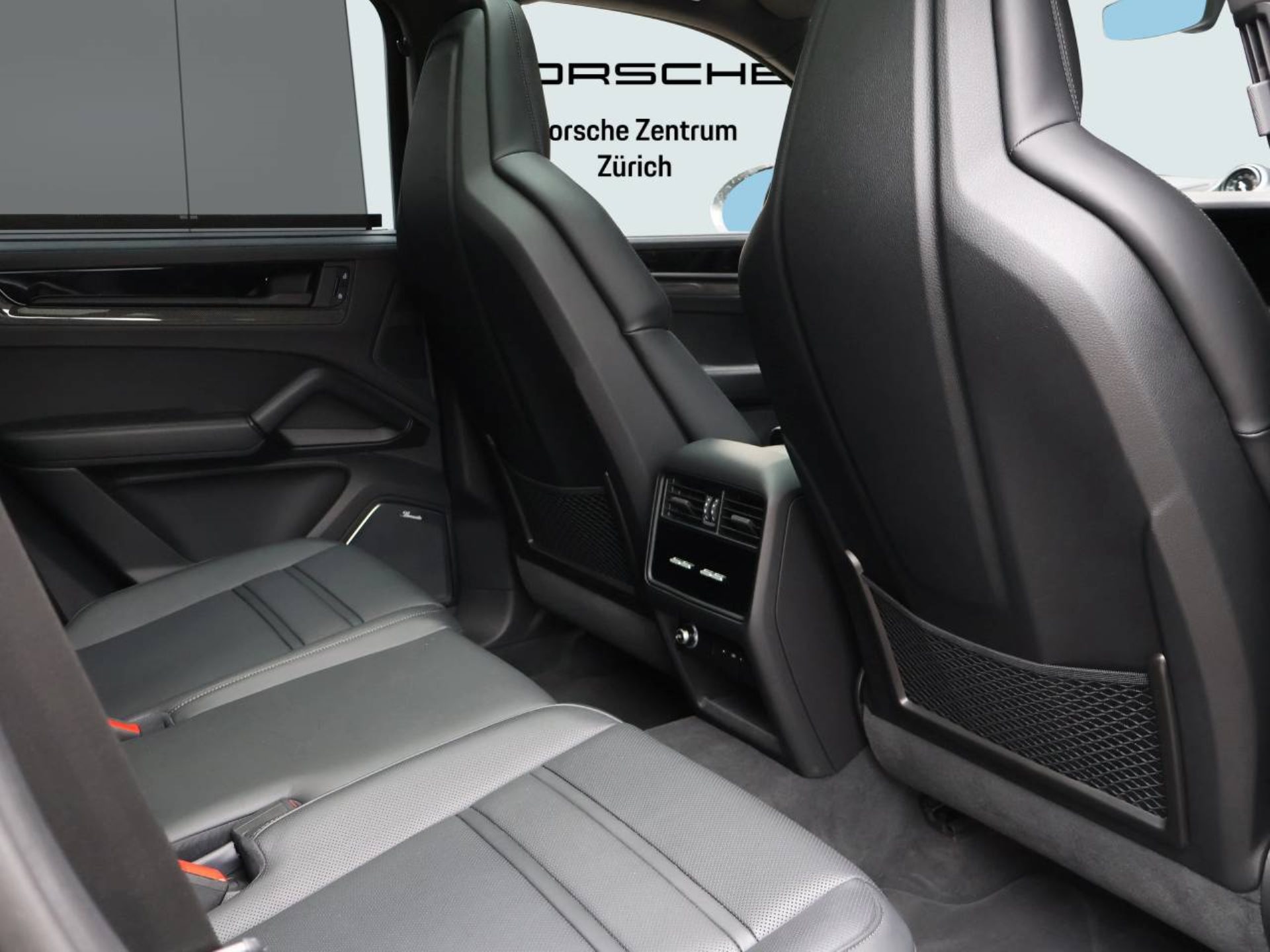 PORSCHE Cayenne GTS-image-17