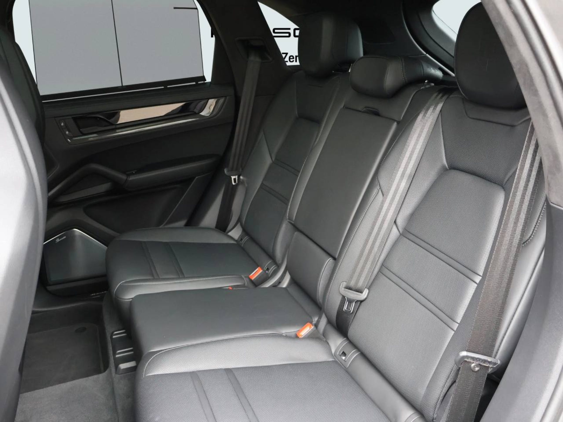 PORSCHE Cayenne GTS-image-16