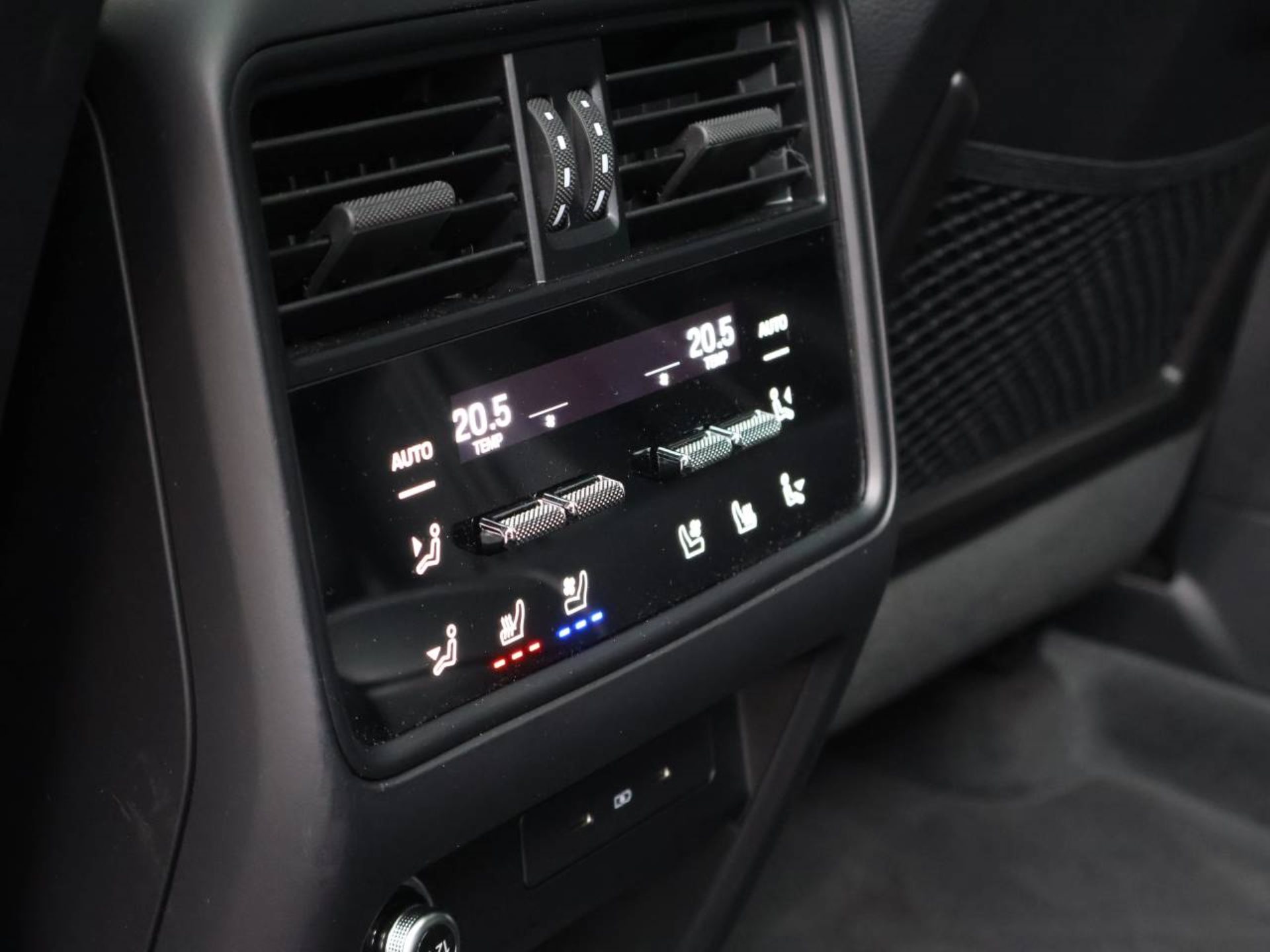 PORSCHE Cayenne GTS-image-37