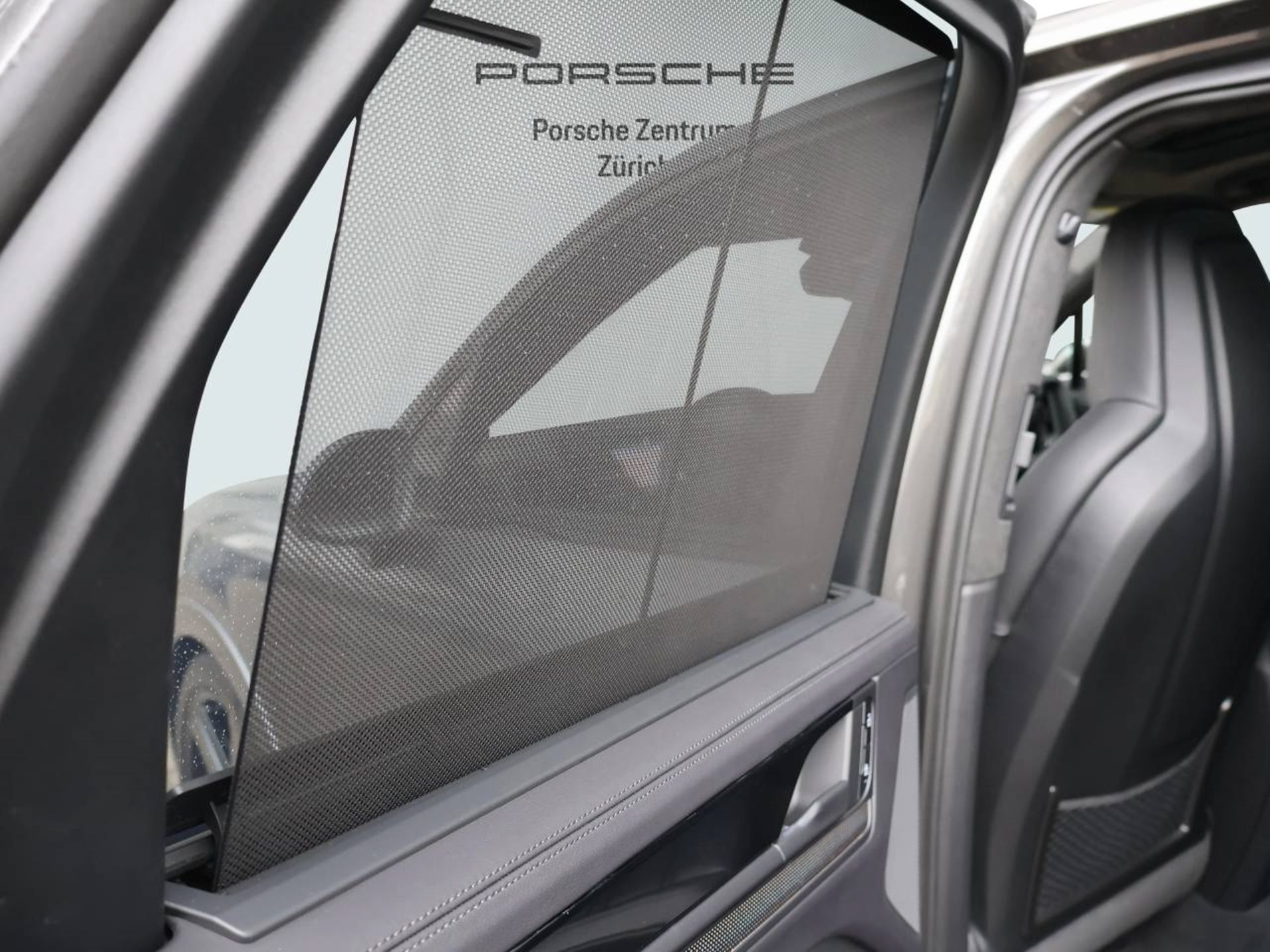 PORSCHE Cayenne GTS-image-36