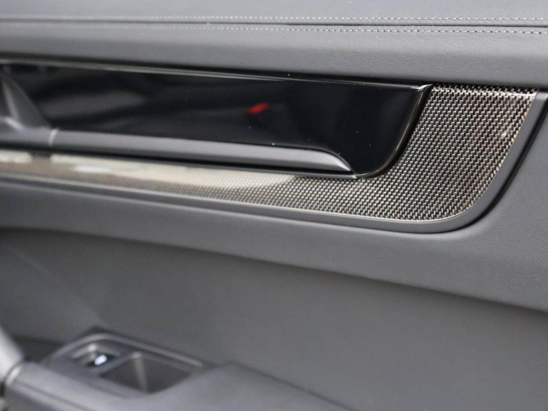 PORSCHE Cayenne GTS-image-31