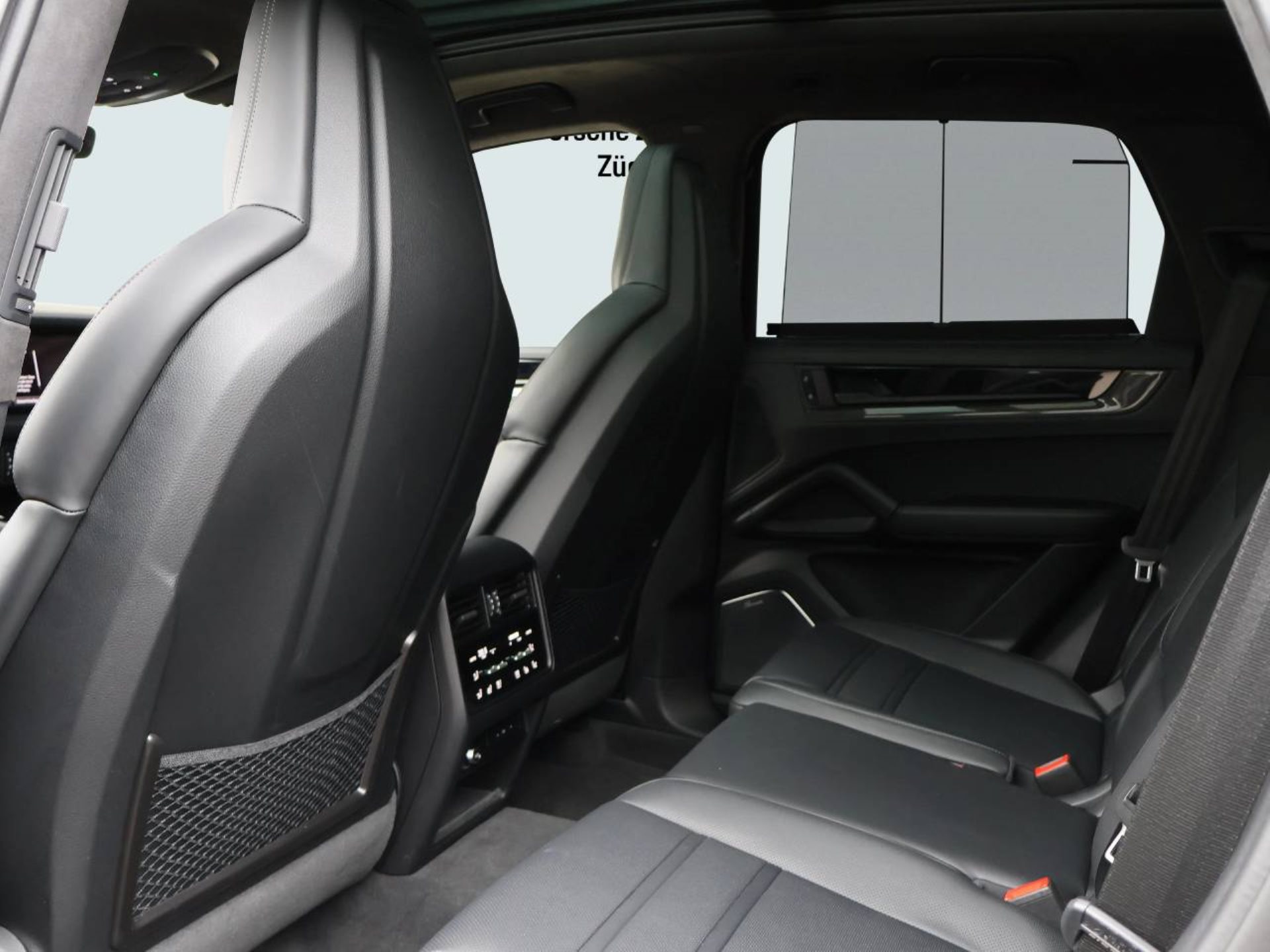 PORSCHE Cayenne GTS-image-15