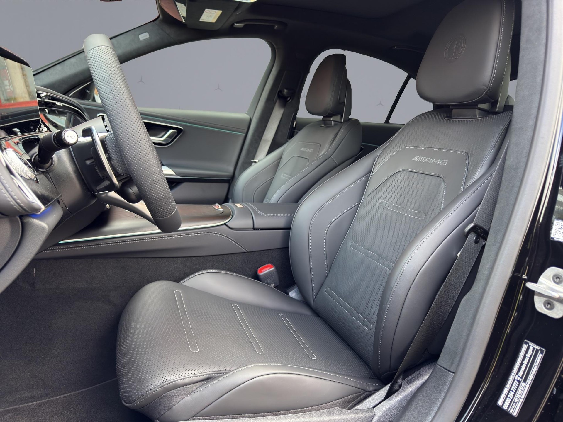 MERCEDES-BENZ E 53 Hybrid AMG 4matic+-image-10