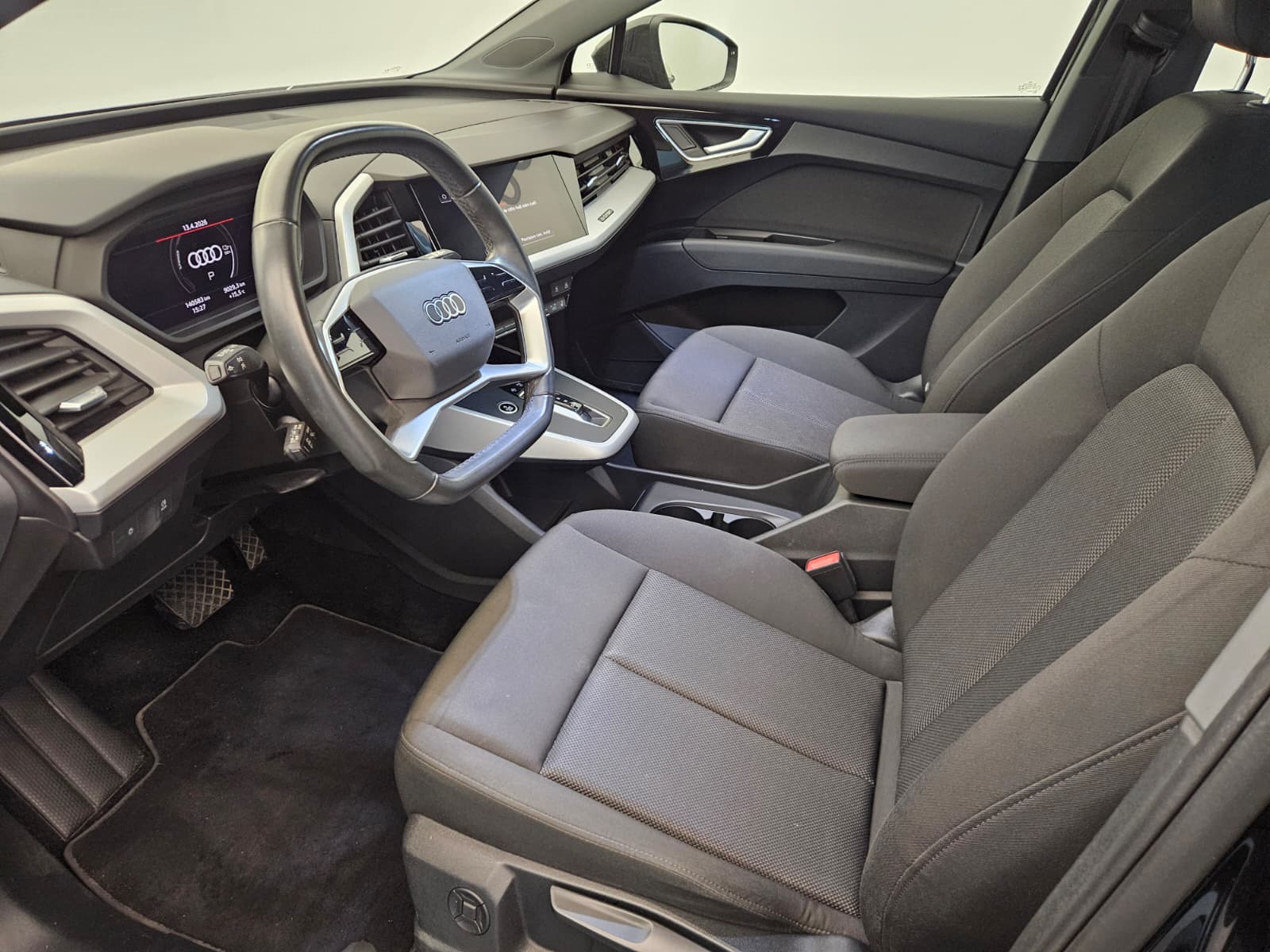 AUDI Q4 e-tron 50 quattro-image-11