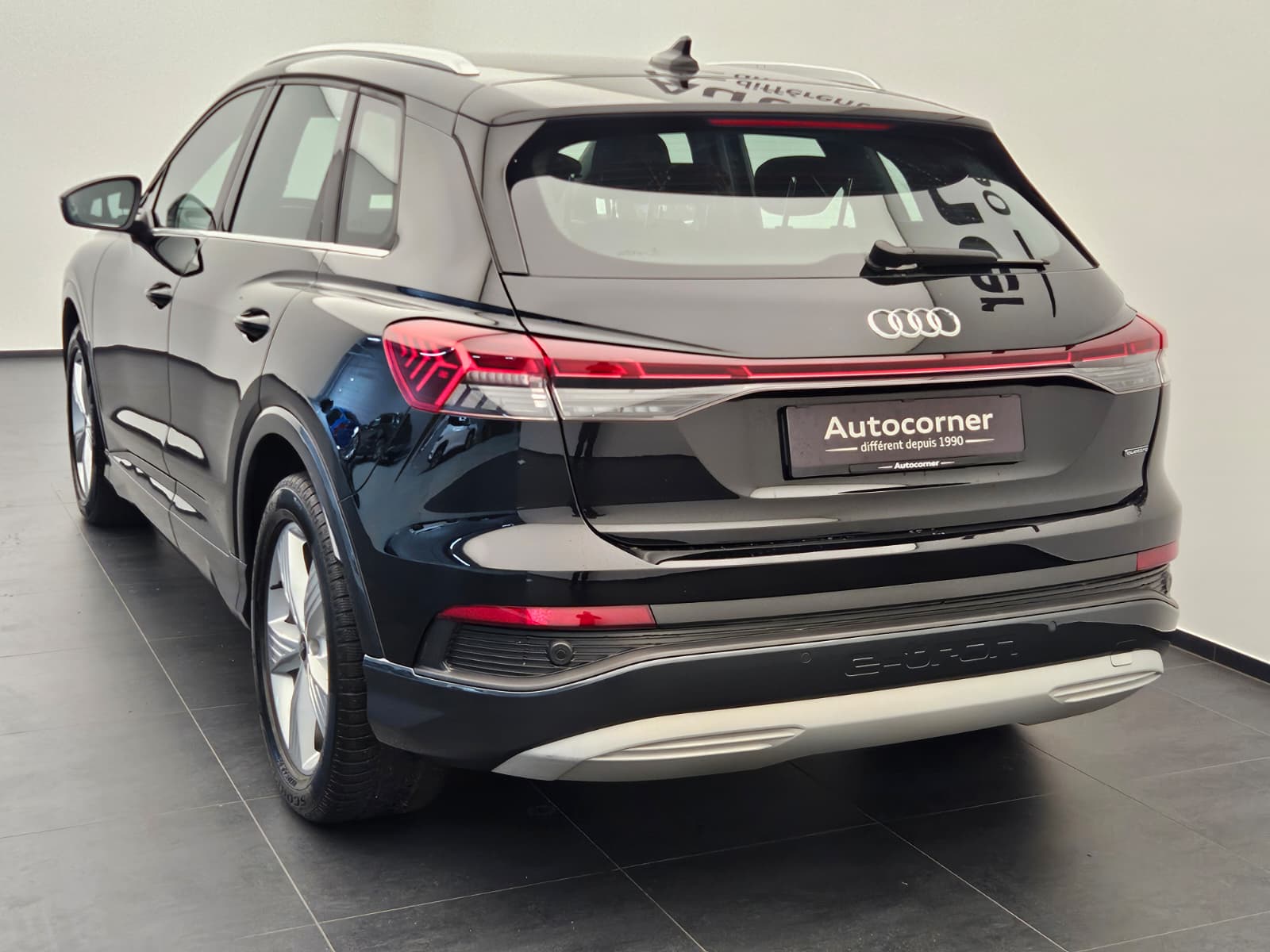 AUDI Q4 e-tron 50 quattro-image-9
