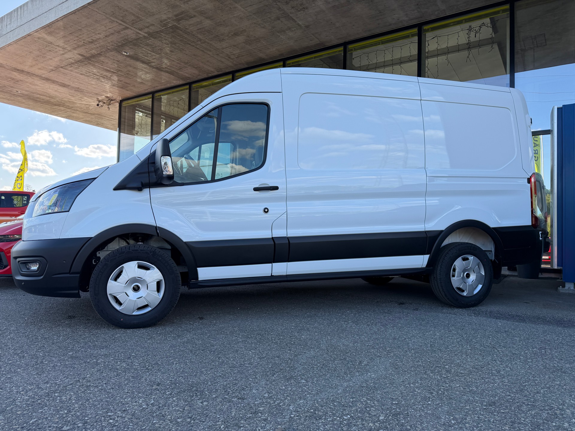 FORD Transit Van 350 L2 Trend 2.0 TDCi 130 FWD A-showroom-element-3