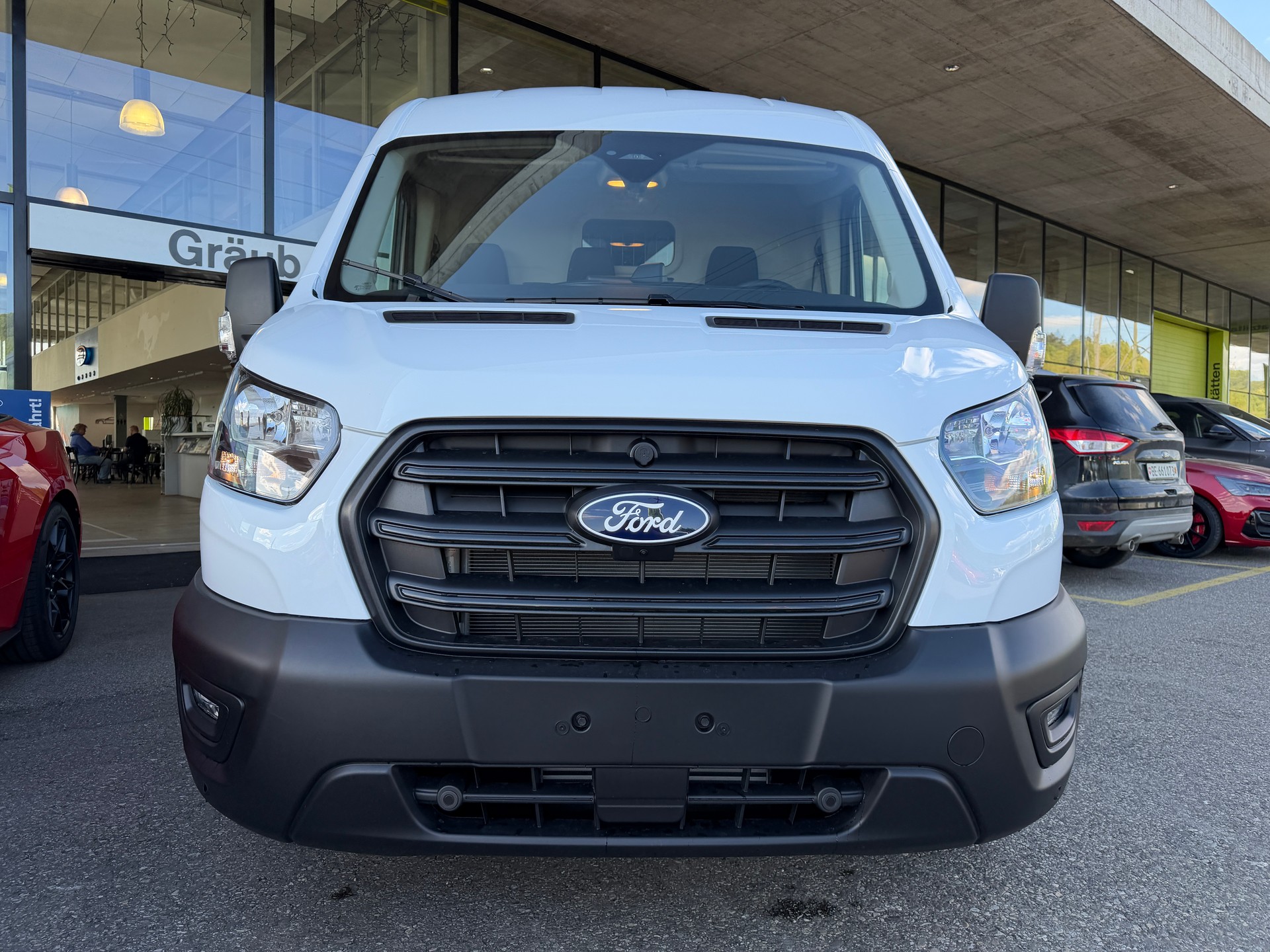 FORD Transit Van 350 L2 Trend 2.0 TDCi 130 FWD A-showroom-element-1