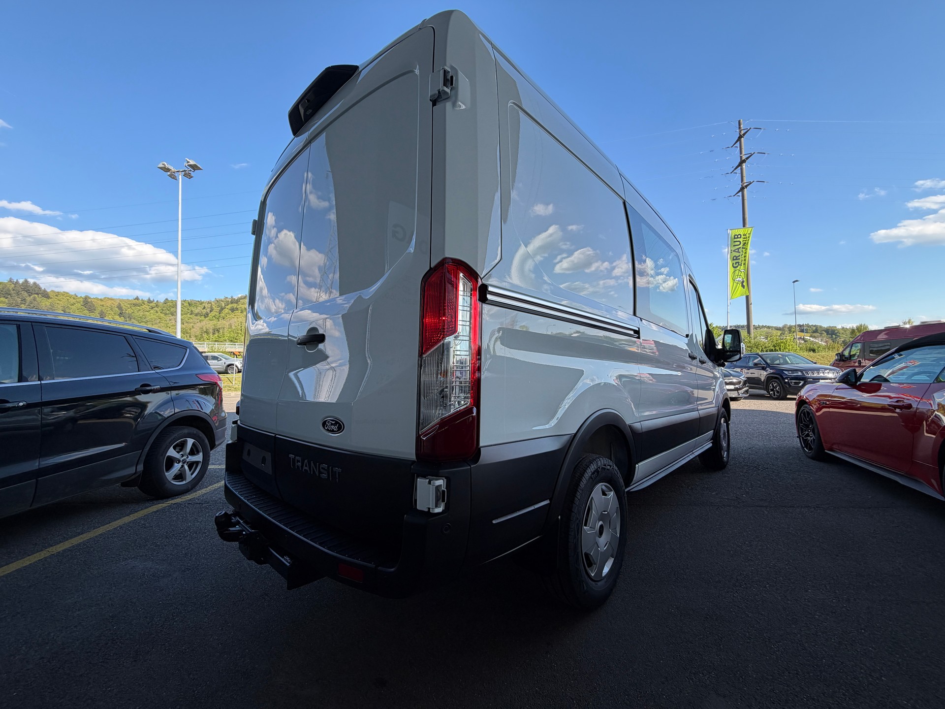 FORD Transit Van 350 L2 Trend 2.0 TDCi 130 FWD A-image-6