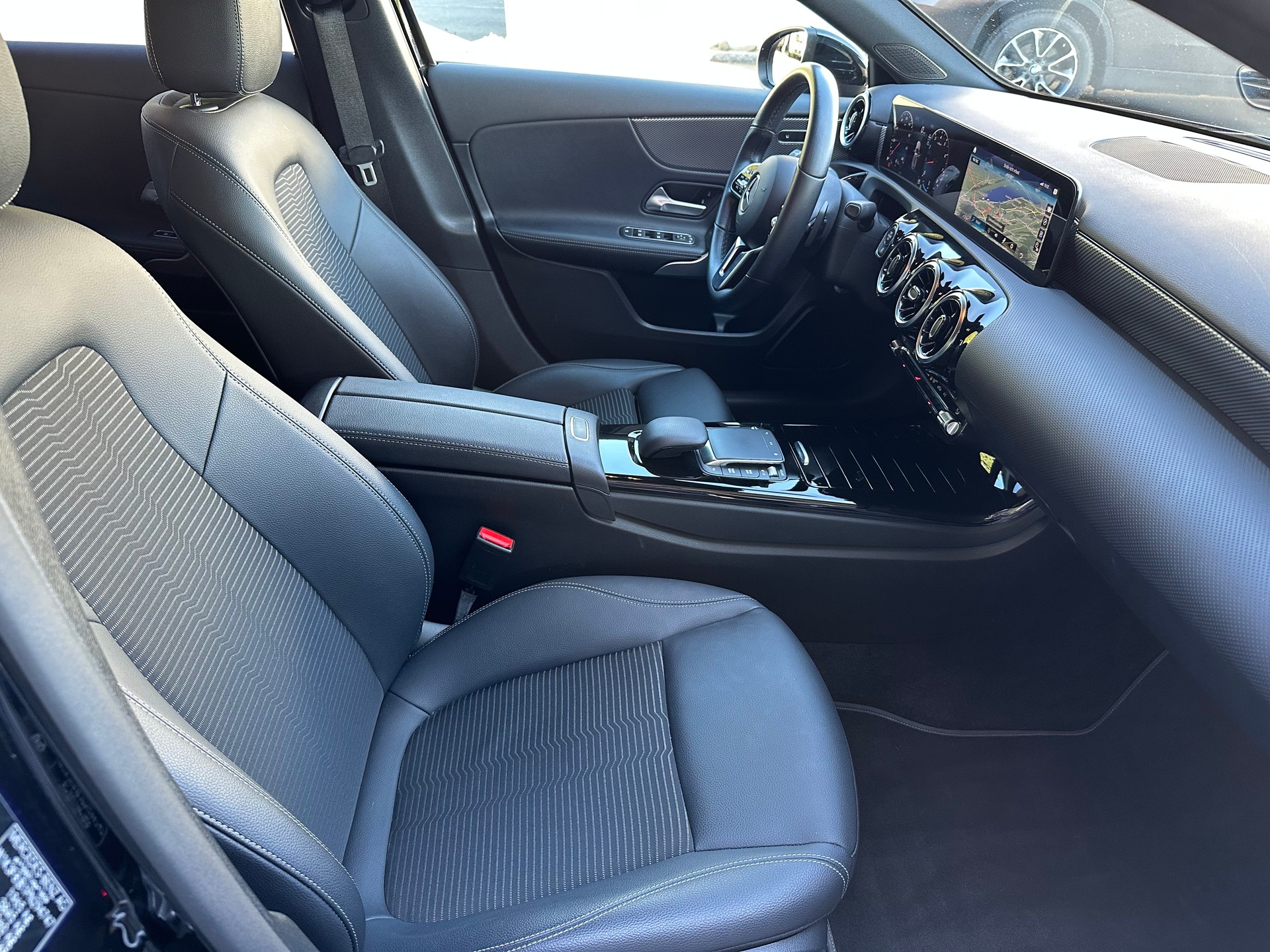 MERCEDES-BENZ A 200 4Matic Progressive 8G-DCT-image-10
