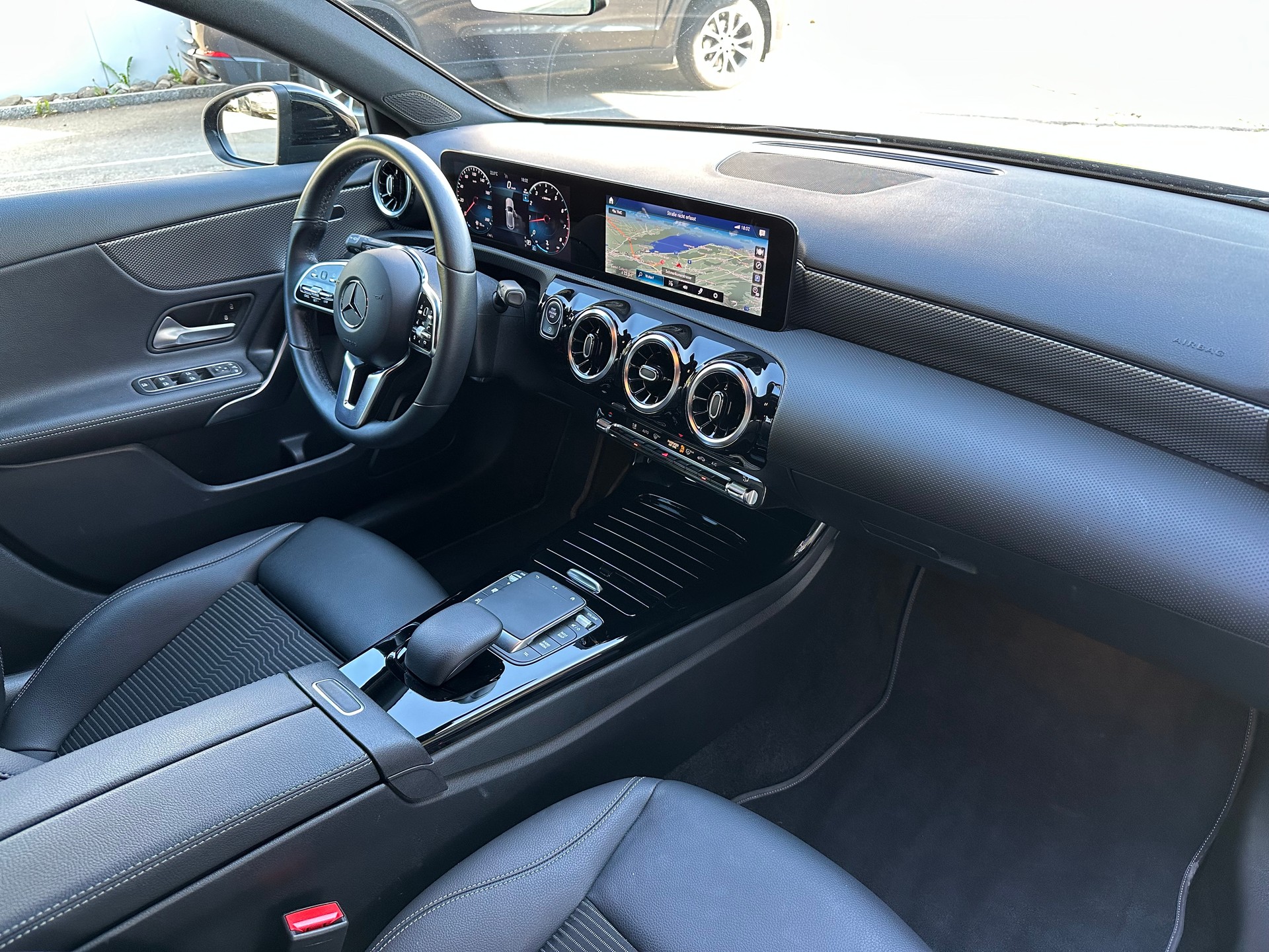 MERCEDES-BENZ A 200 4Matic Progressive 8G-DCT-image-9