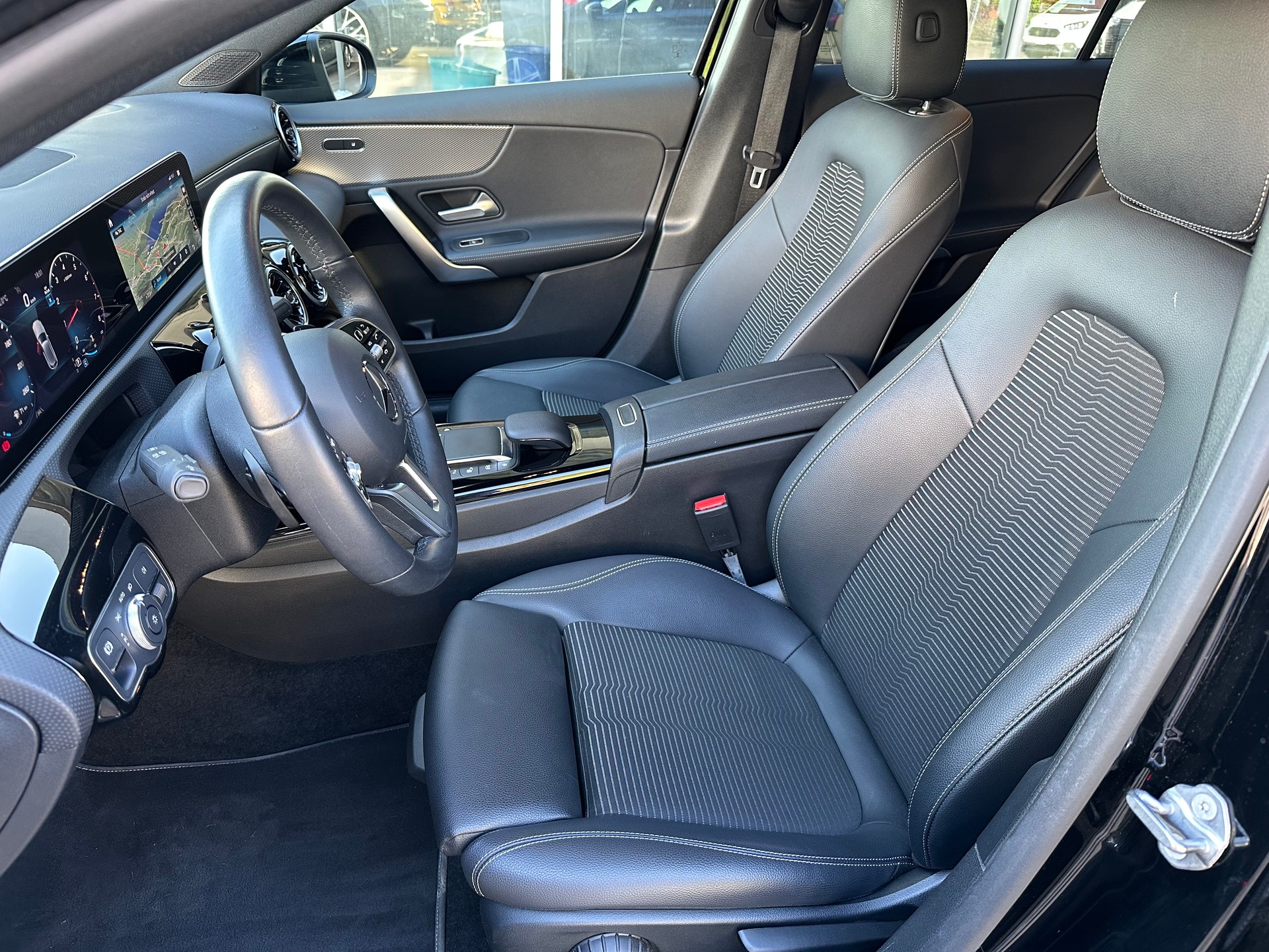 MERCEDES-BENZ A 200 4Matic Progressive 8G-DCT-image-7