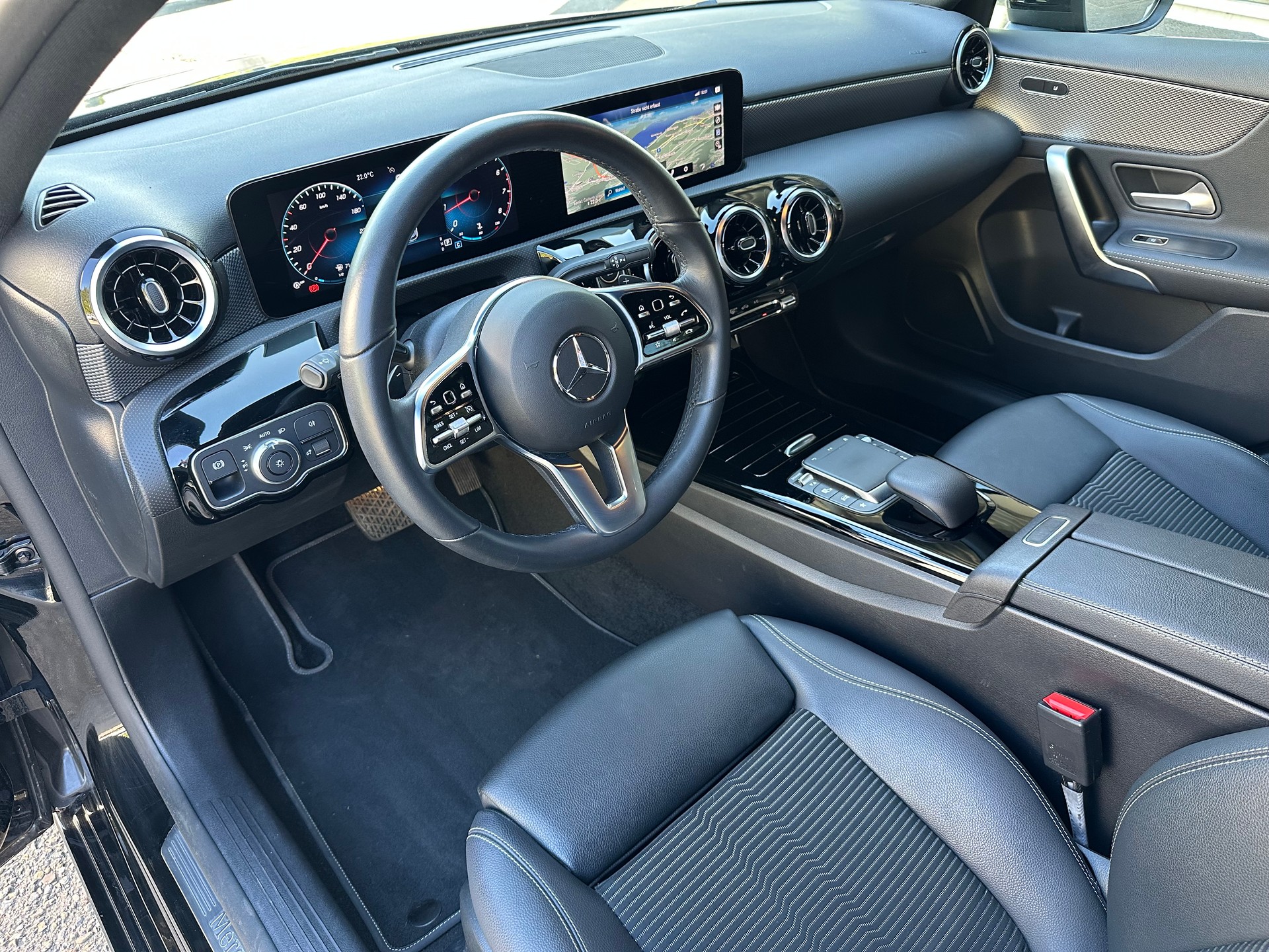 MERCEDES-BENZ A 200 4Matic Progressive 8G-DCT-image-6