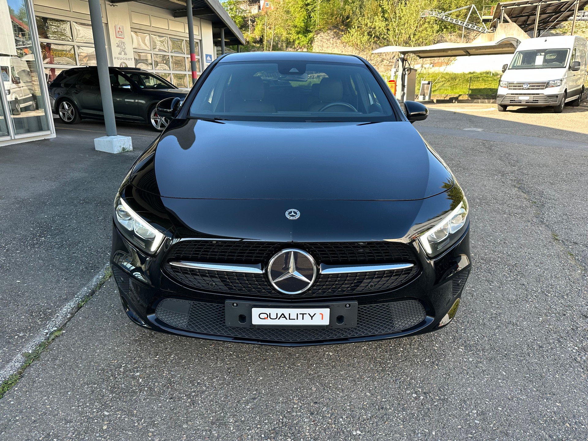 MERCEDES-BENZ A 200 4Matic Progressive 8G-DCT-showroom-element-1