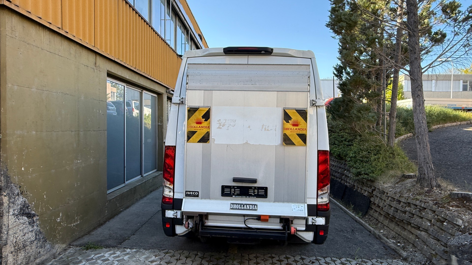 IVECO 35 S 16H A8 V mit Hebebühne ab MFK, ACC, Frontassistent, Rückfahrtkamera-image-4