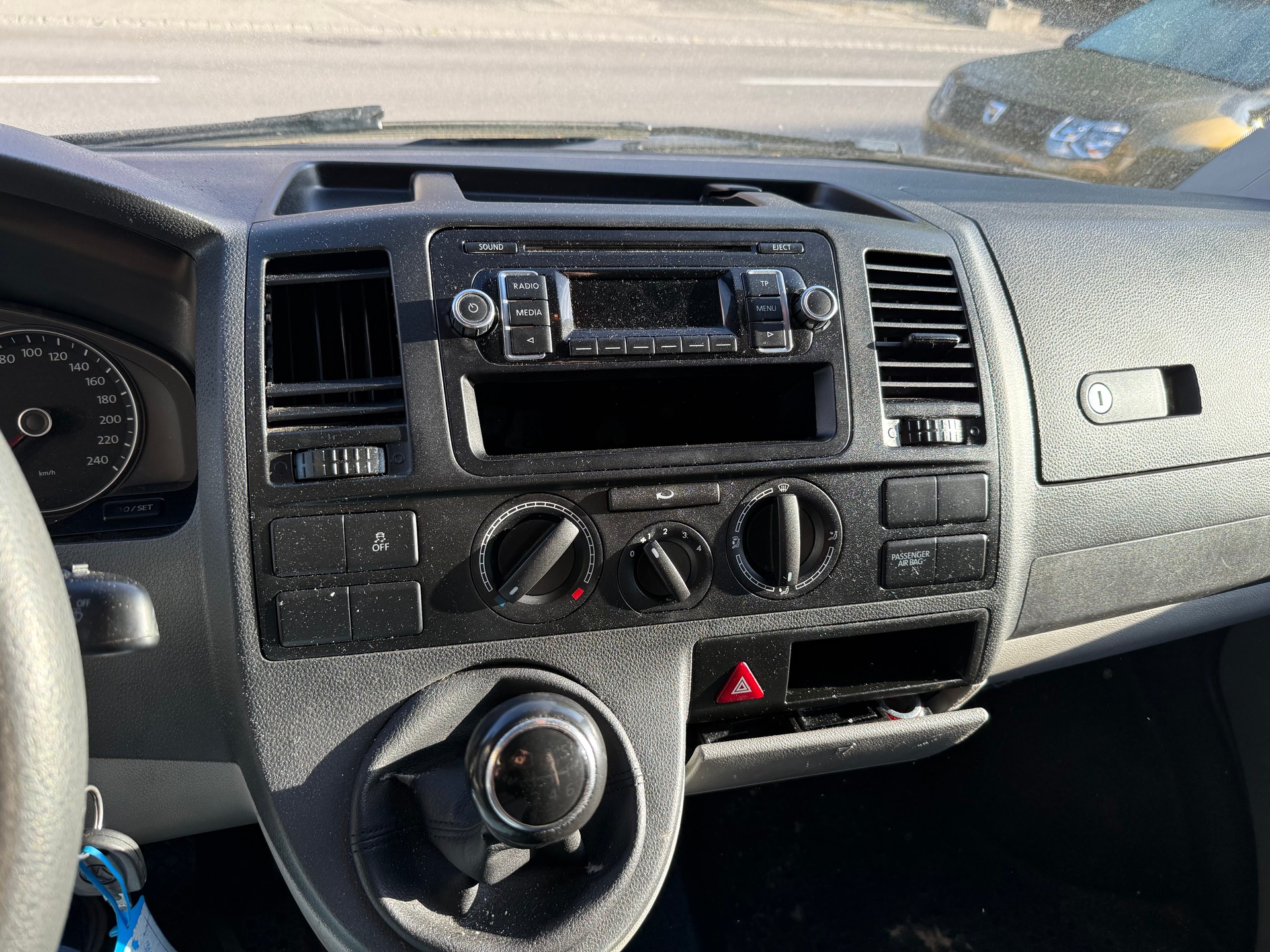VW T5 2.0 TDI 4Motion-image-12