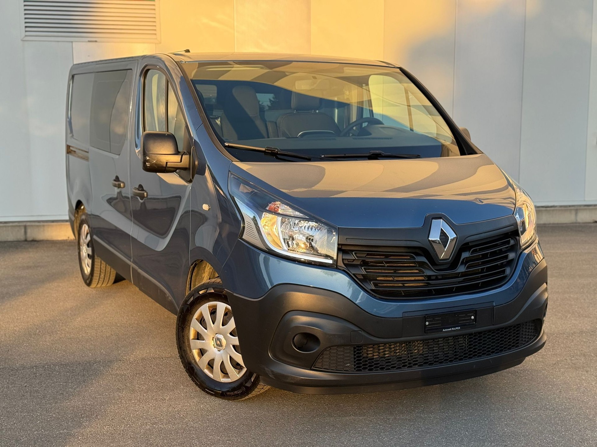 RENAULT Trafic 1.6 ENERGY TwinT. dCi140 2.9t Business L1H1-image-2