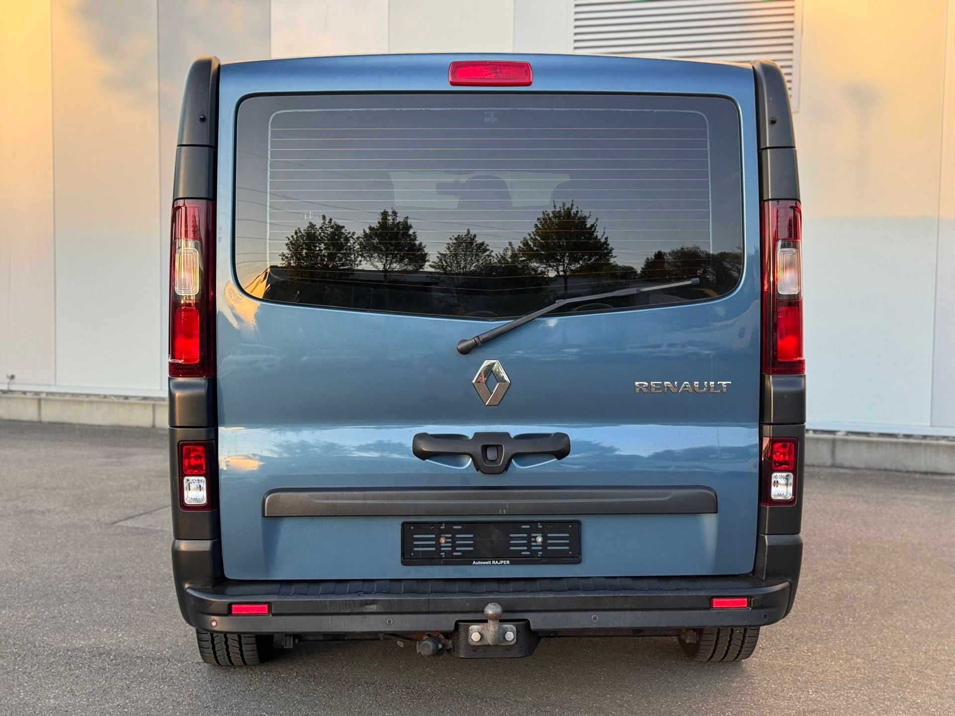RENAULT Trafic 1.6 ENERGY TwinT. dCi140 2.9t Business L1H1-image-4
