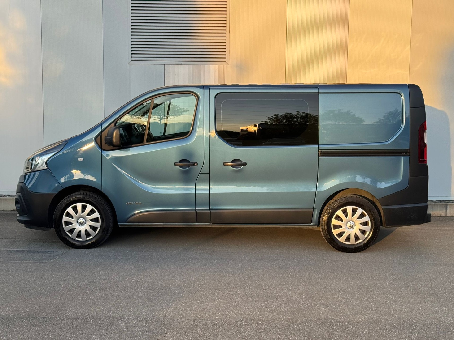 RENAULT Trafic 1.6 ENERGY TwinT. dCi140 2.9t Business L1H1-image-7