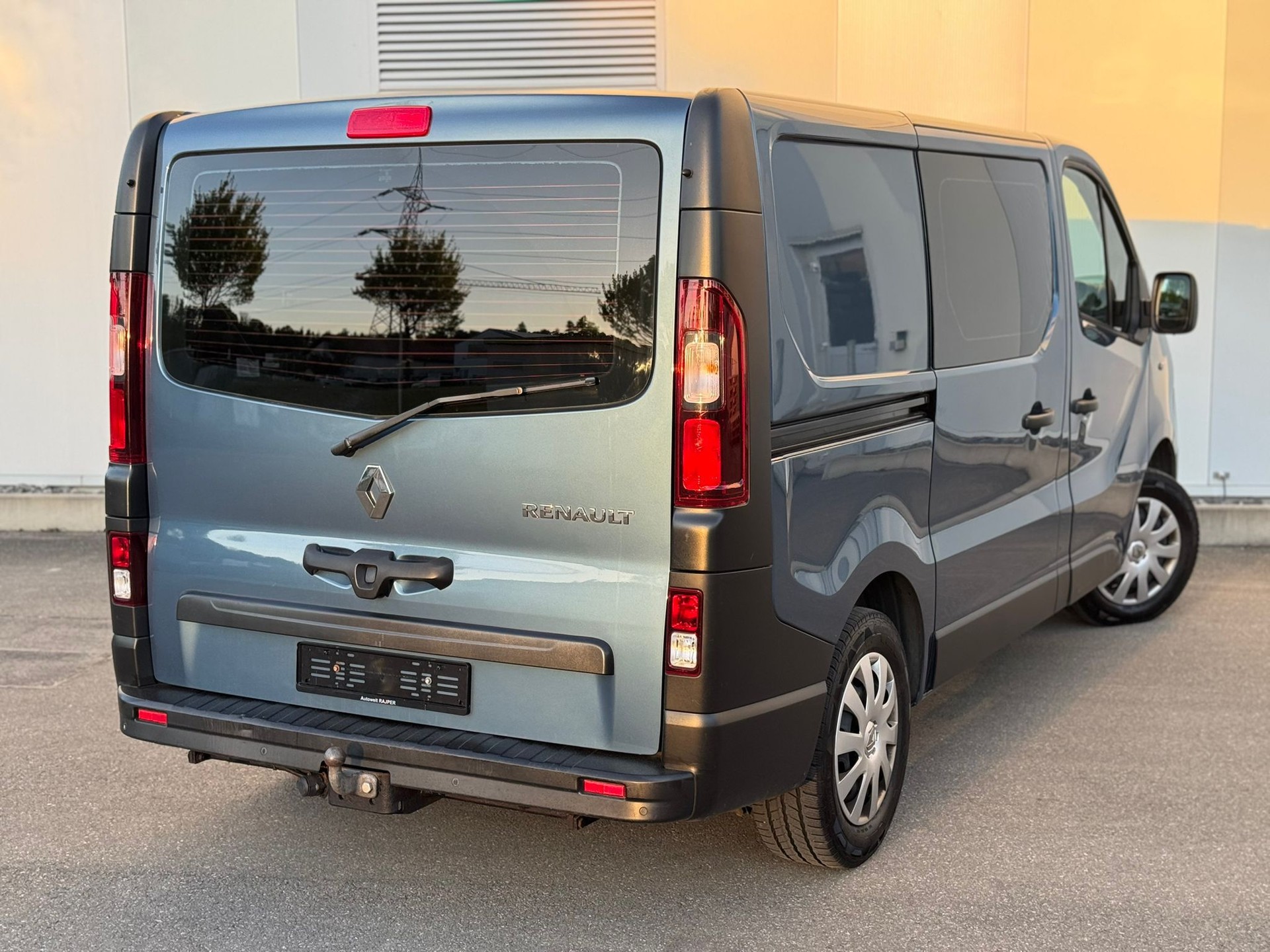 RENAULT Trafic 1.6 ENERGY TwinT. dCi140 2.9t Business L1H1-image-5