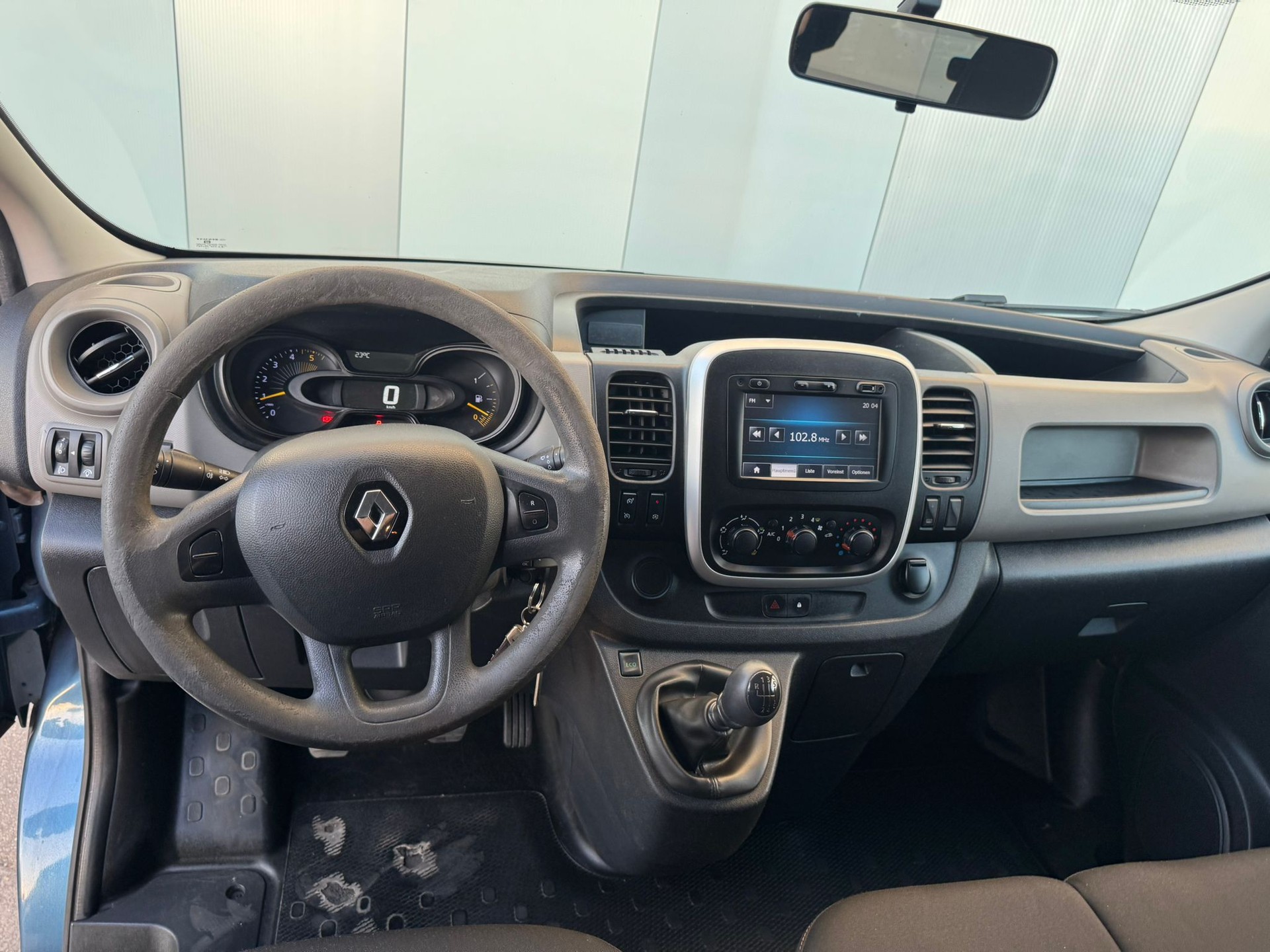 RENAULT Trafic 1.6 ENERGY TwinT. dCi140 2.9t Business L1H1-image-9