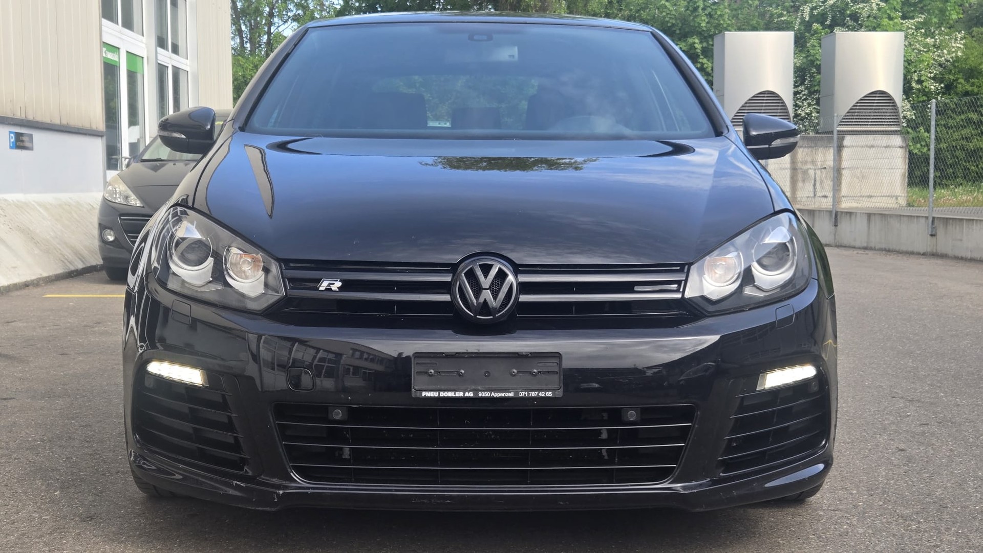 VW Golf 2.0 TSI R 4Motion DSG-showroom-element-2