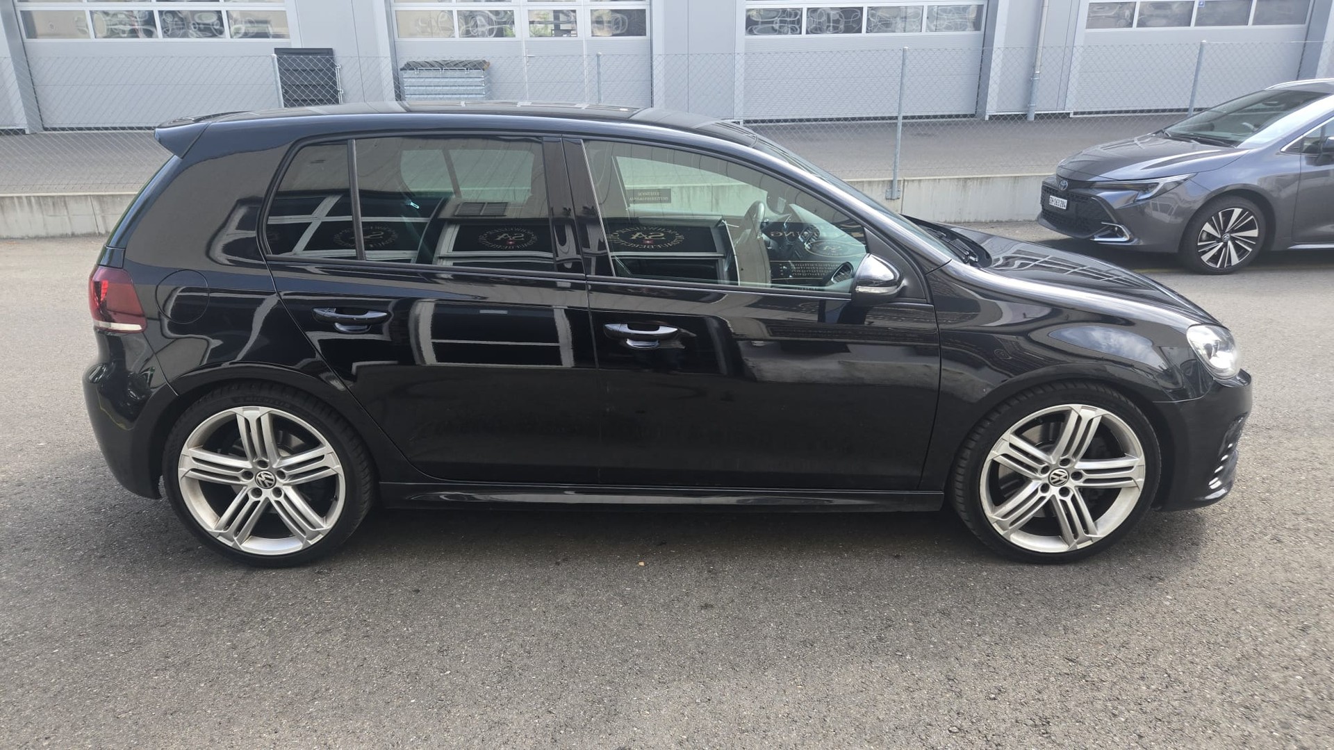 VW Golf 2.0 TSI R 4Motion DSG-image-4