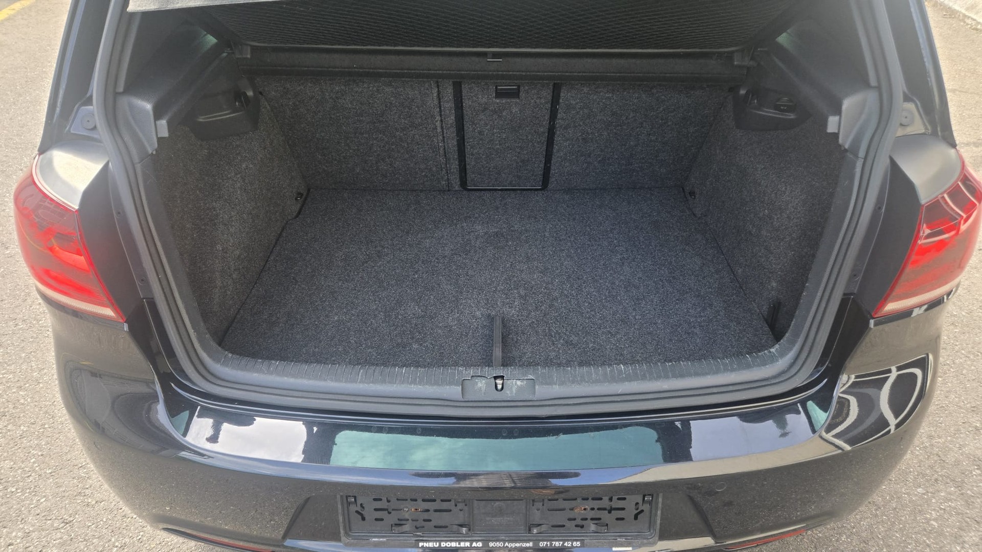 VW Golf 2.0 TSI R 4Motion DSG-image-9