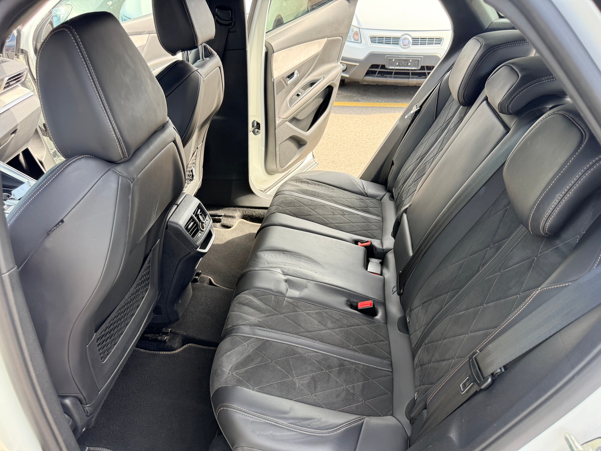 PEUGEOT 3008 2.0 BlueHDi GT EAT-image-11