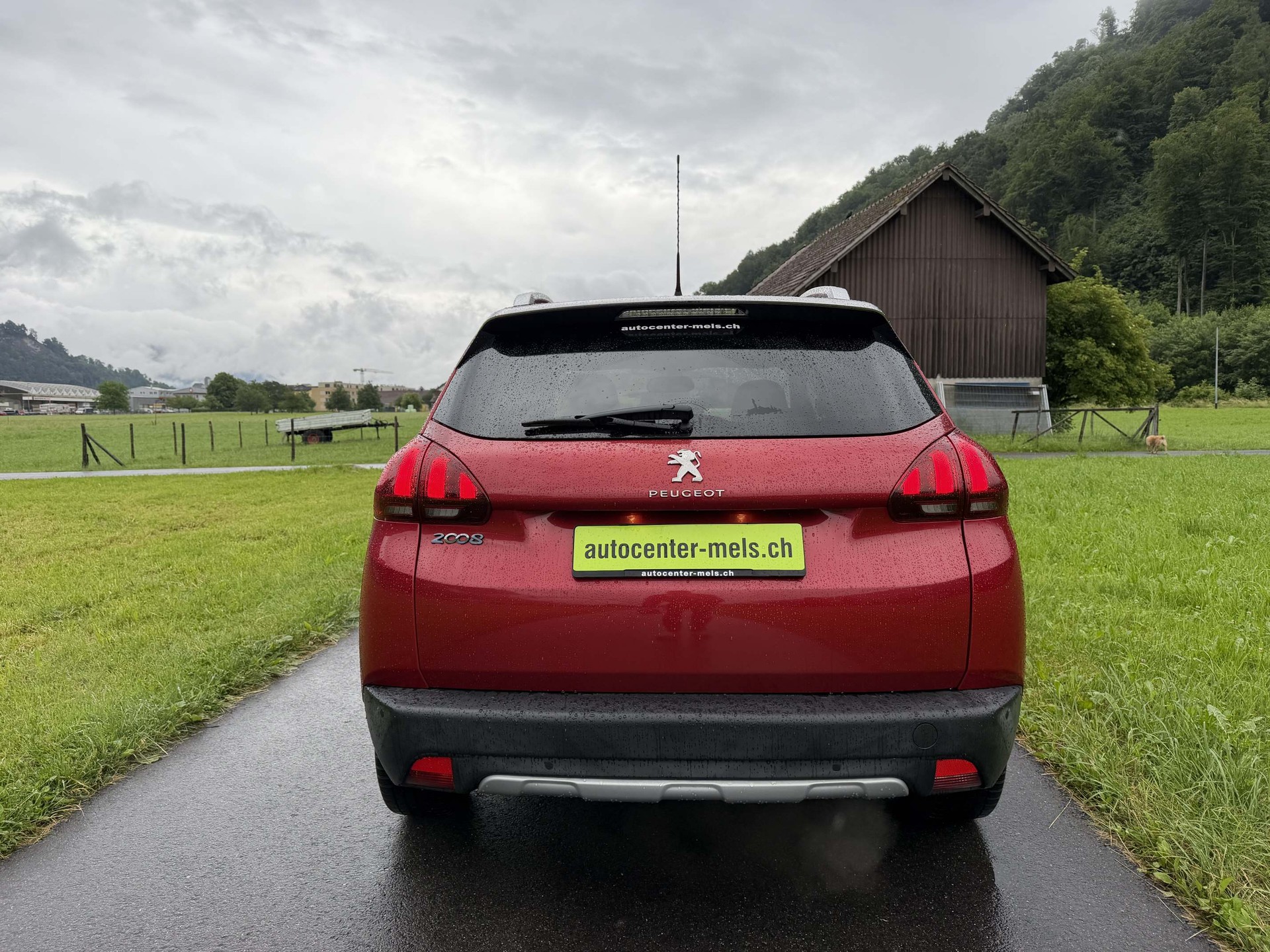 PEUGEOT 2008 1.2 PureTech 110 Allure S/S-image-4