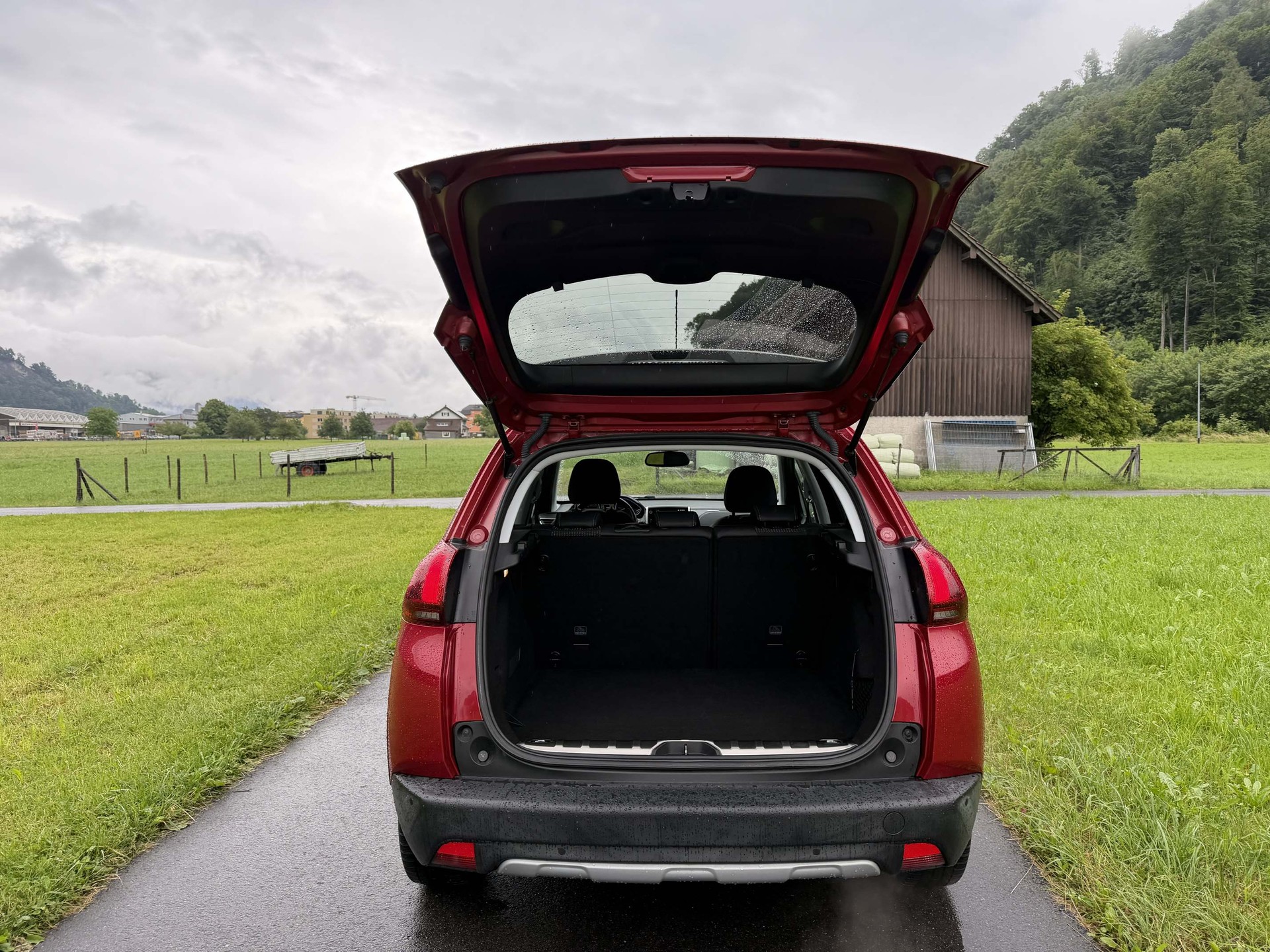 PEUGEOT 2008 1.2 PureTech 110 Allure S/S-image-5