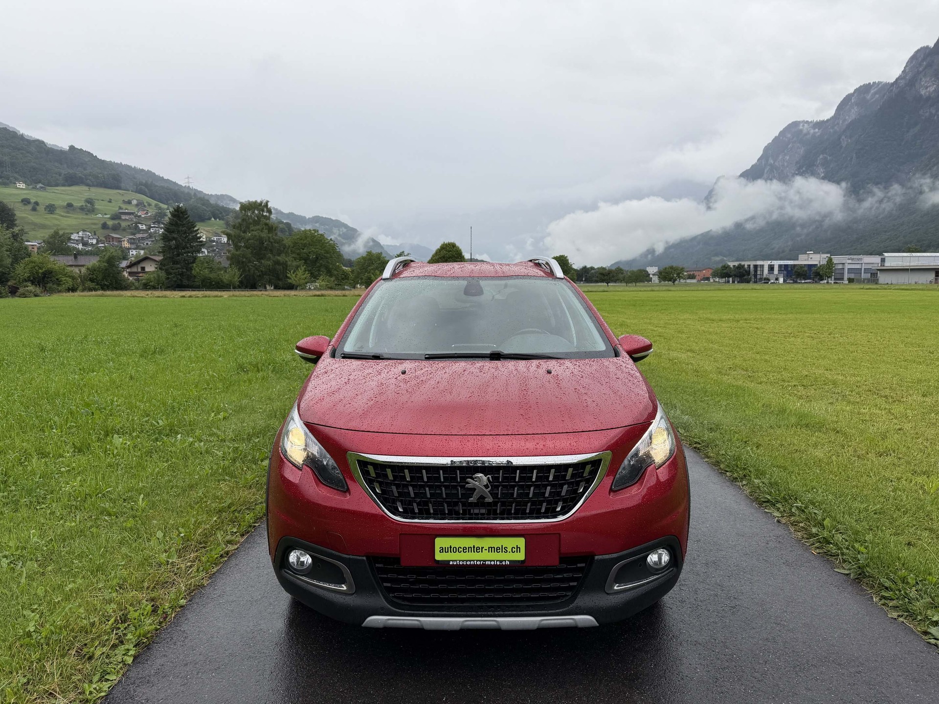 PEUGEOT 2008 1.2 PureTech 110 Allure S/S-image-2
