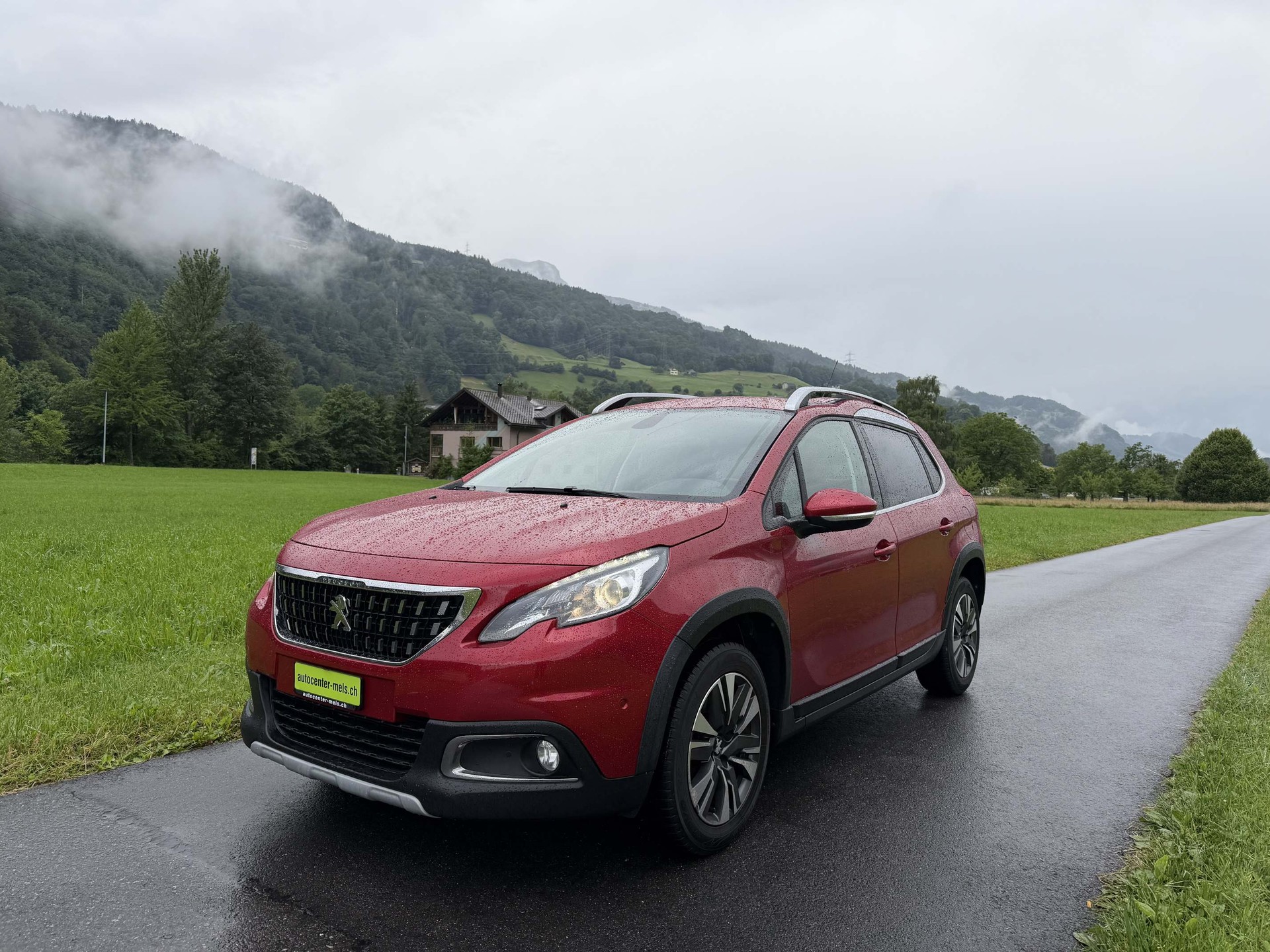 PEUGEOT 2008 1.2 PureTech 110 Allure S/S-image-3
