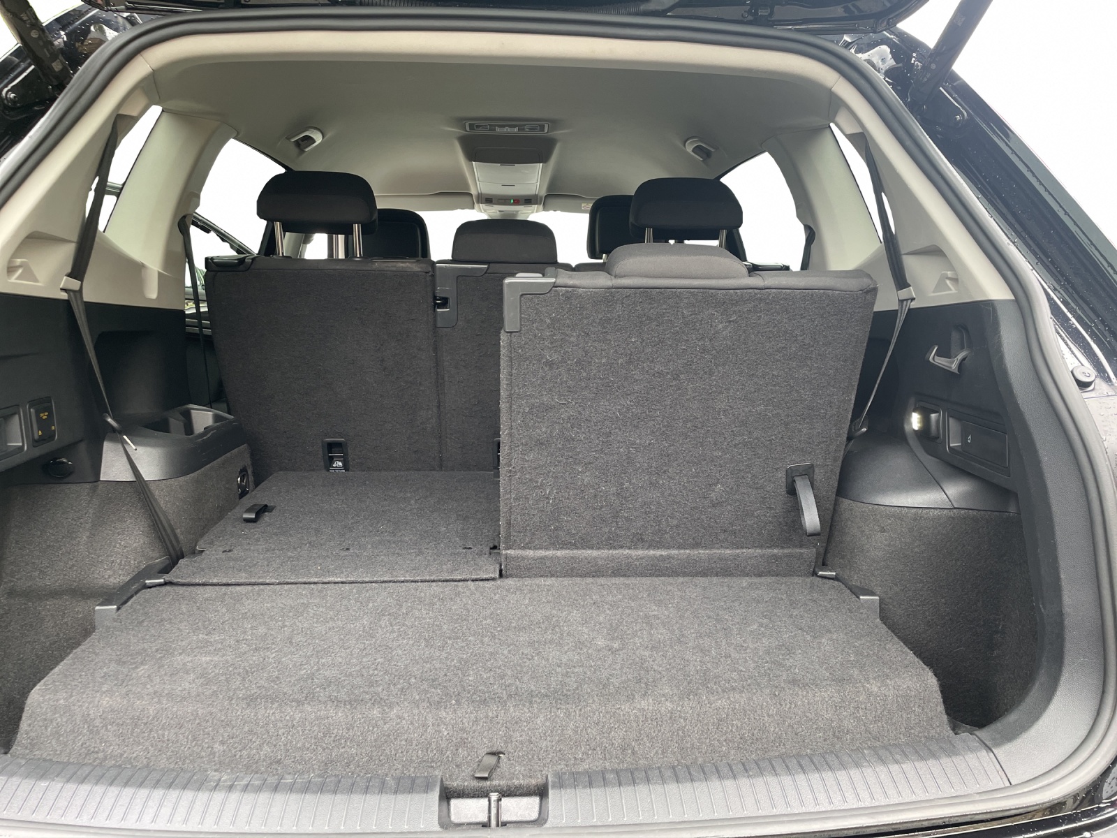 VW Tiguan Allspace 1.5 TSI Life DSG-image-12