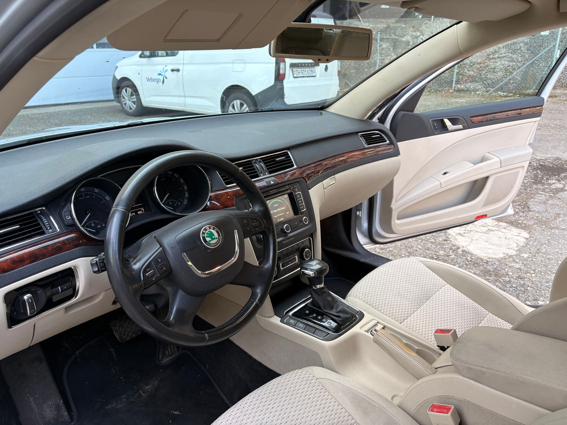 SKODA Superb Combi 3.6 FSI Elegance 4x4 DSG-image-8