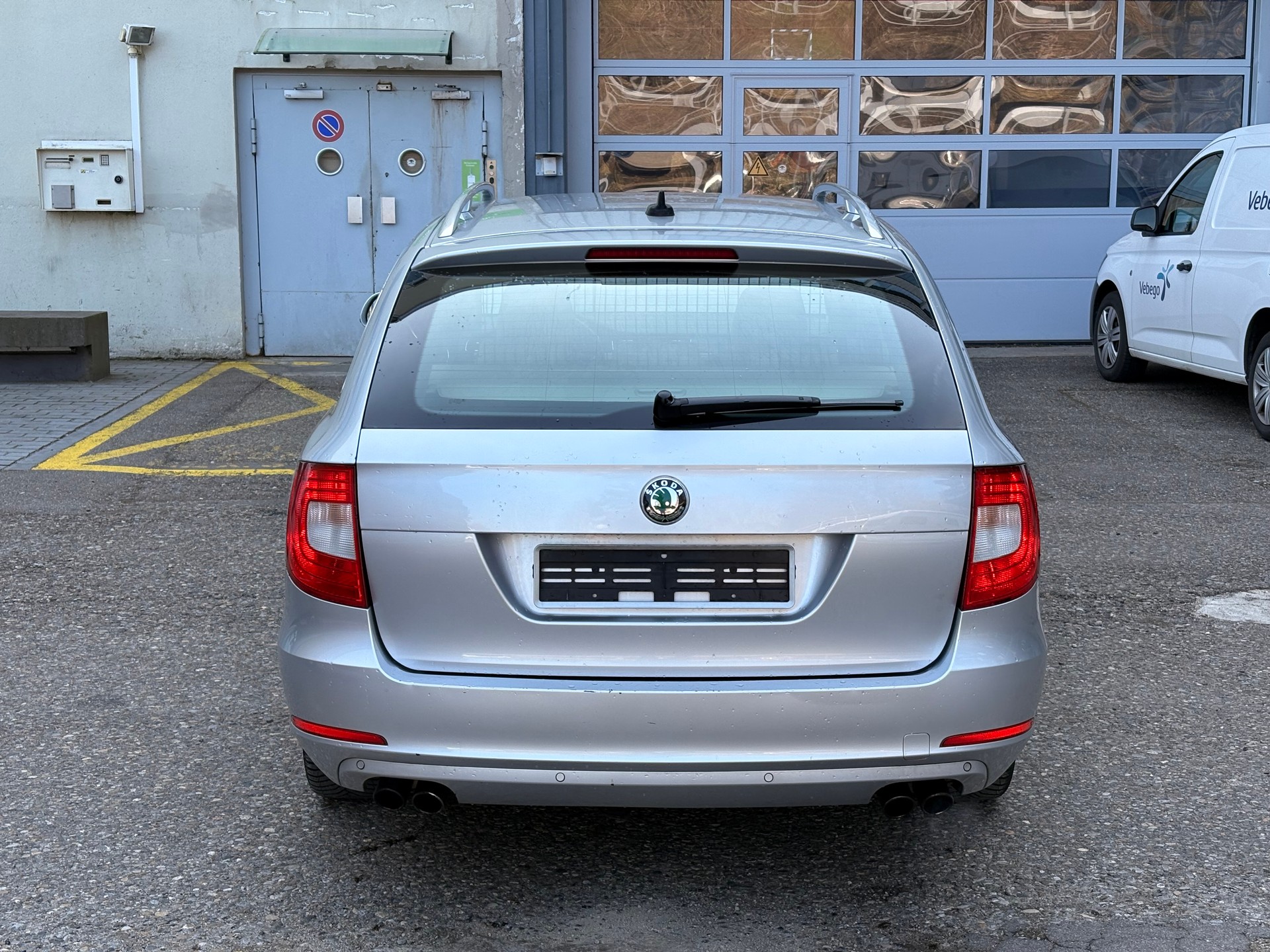 SKODA Superb Combi 3.6 FSI Elegance 4x4 DSG-image-5
