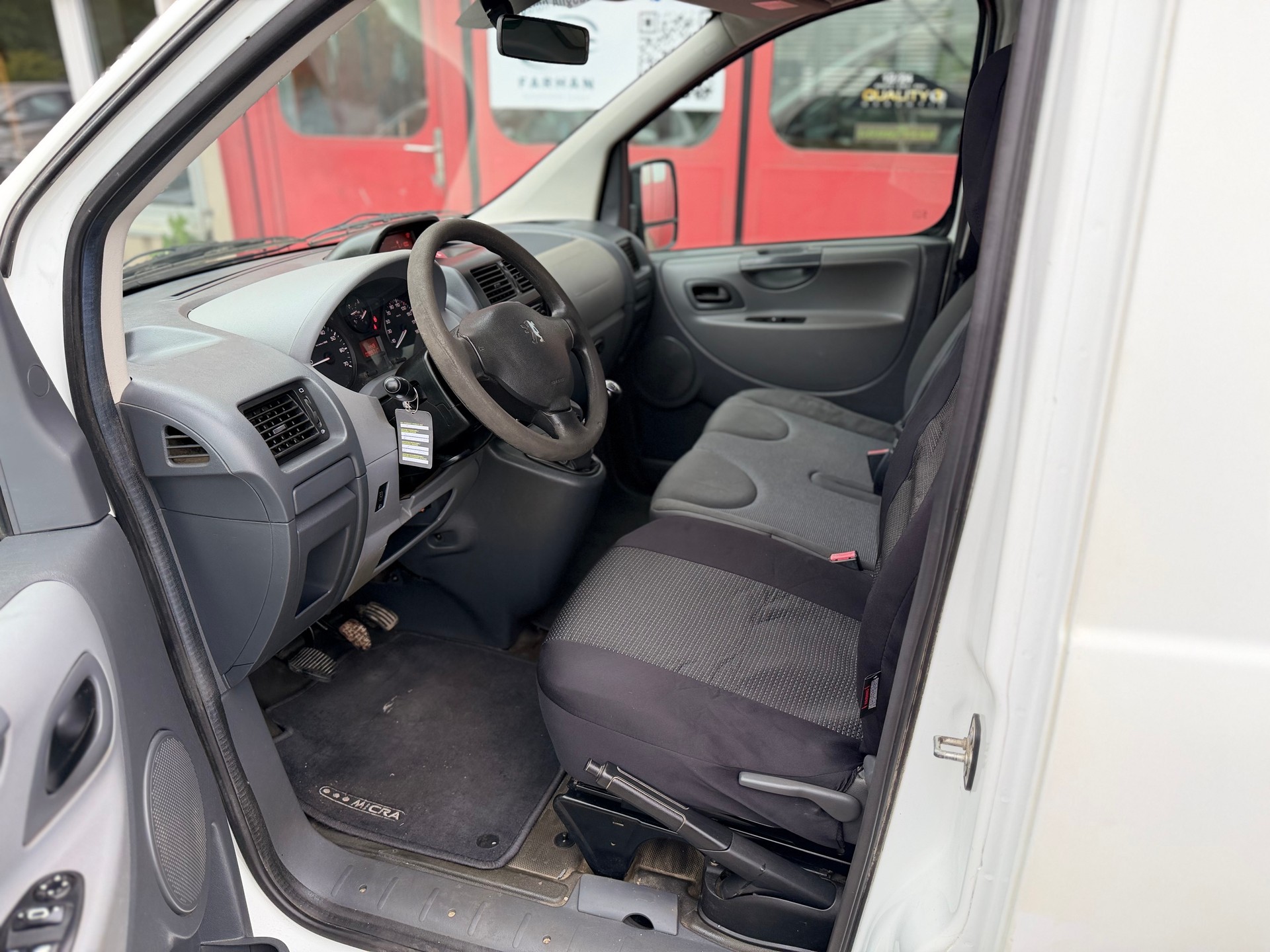 PEUGEOT Expert 2.0i 16V 229 L1H1-image-6
