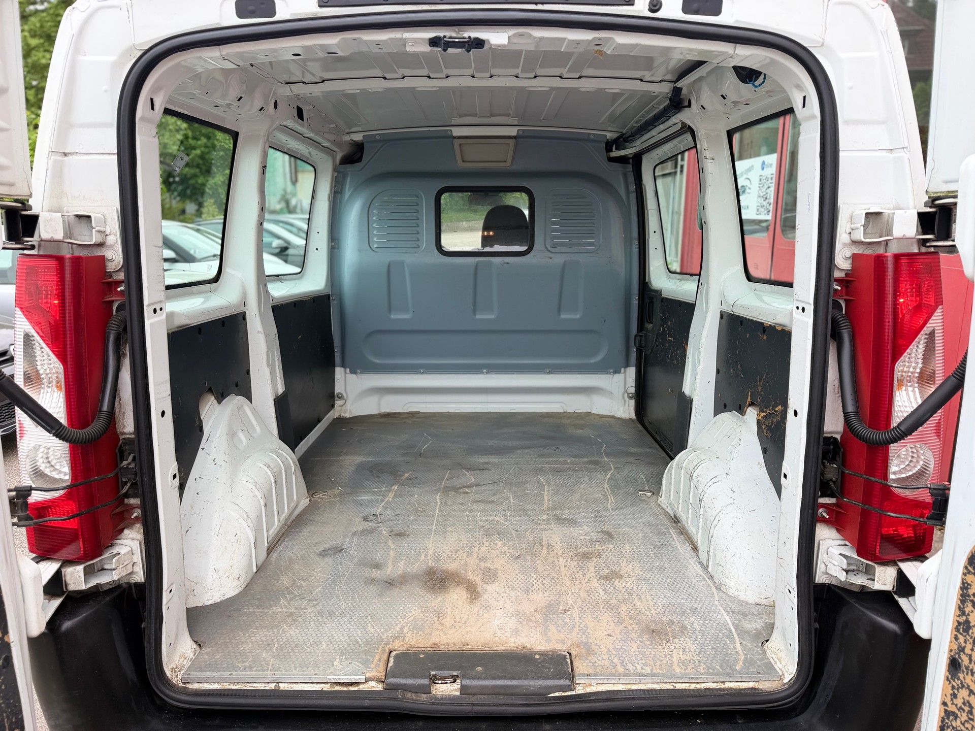 PEUGEOT Expert 2.0i 16V 229 L1H1-image-8