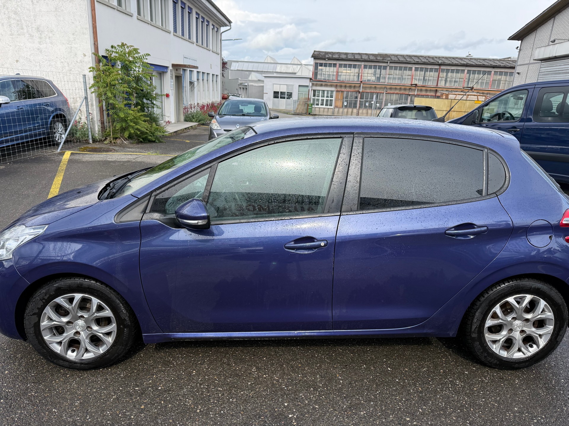 PEUGEOT 208 1.4 VTI Active-image-7