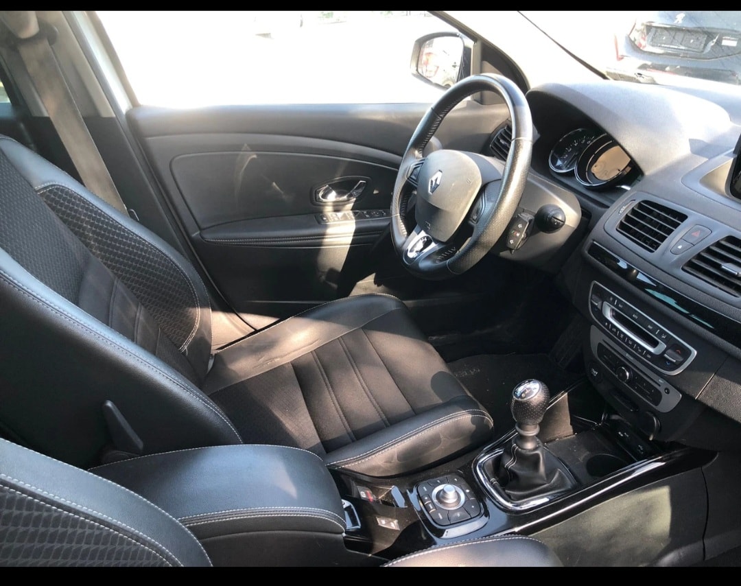 RENAULT Mégane 1.2 16V Turbo Bose-image-9